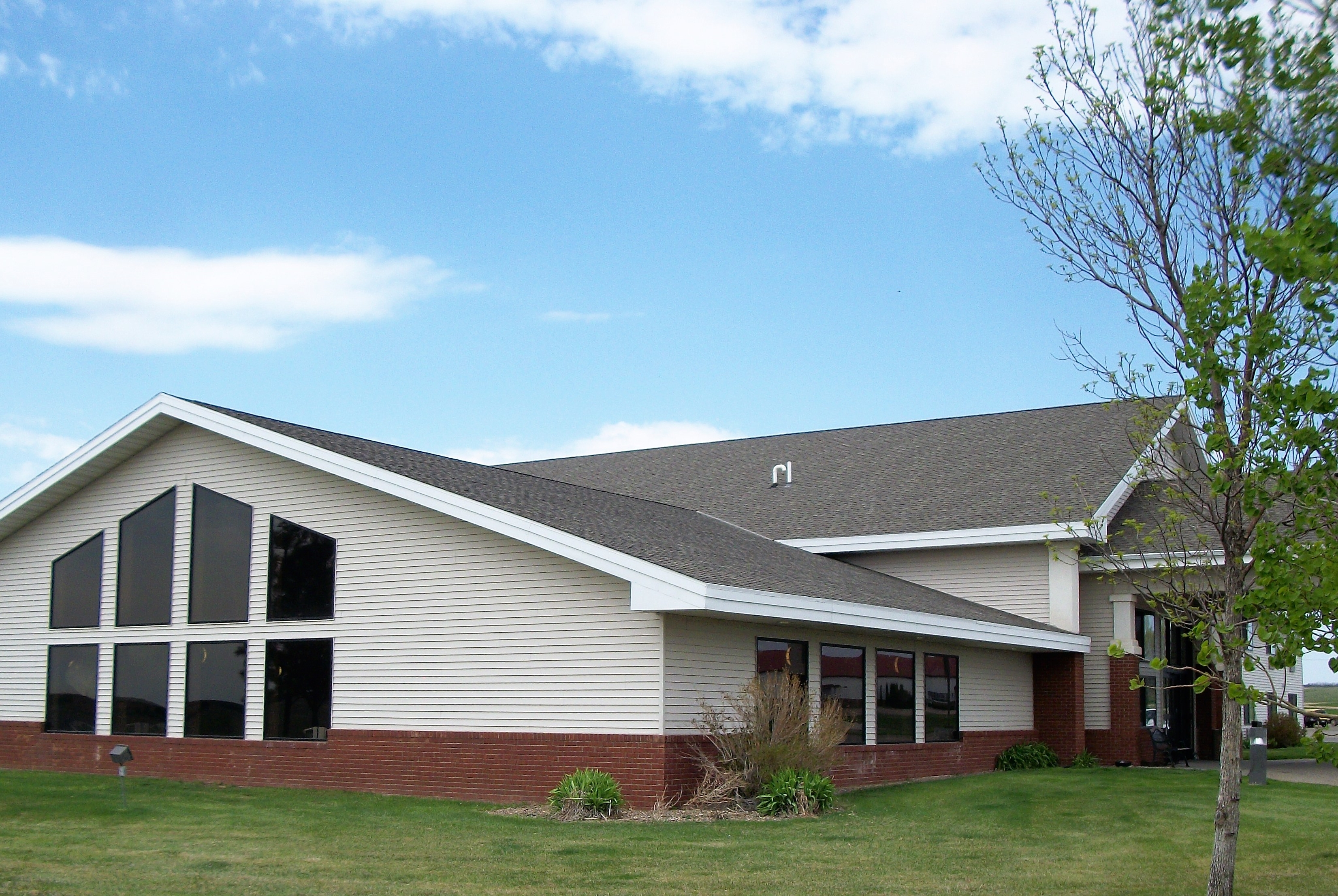 Exterior Day Image of AmericInn by Wyndham Beulah hotel in Beulah, North Dakota