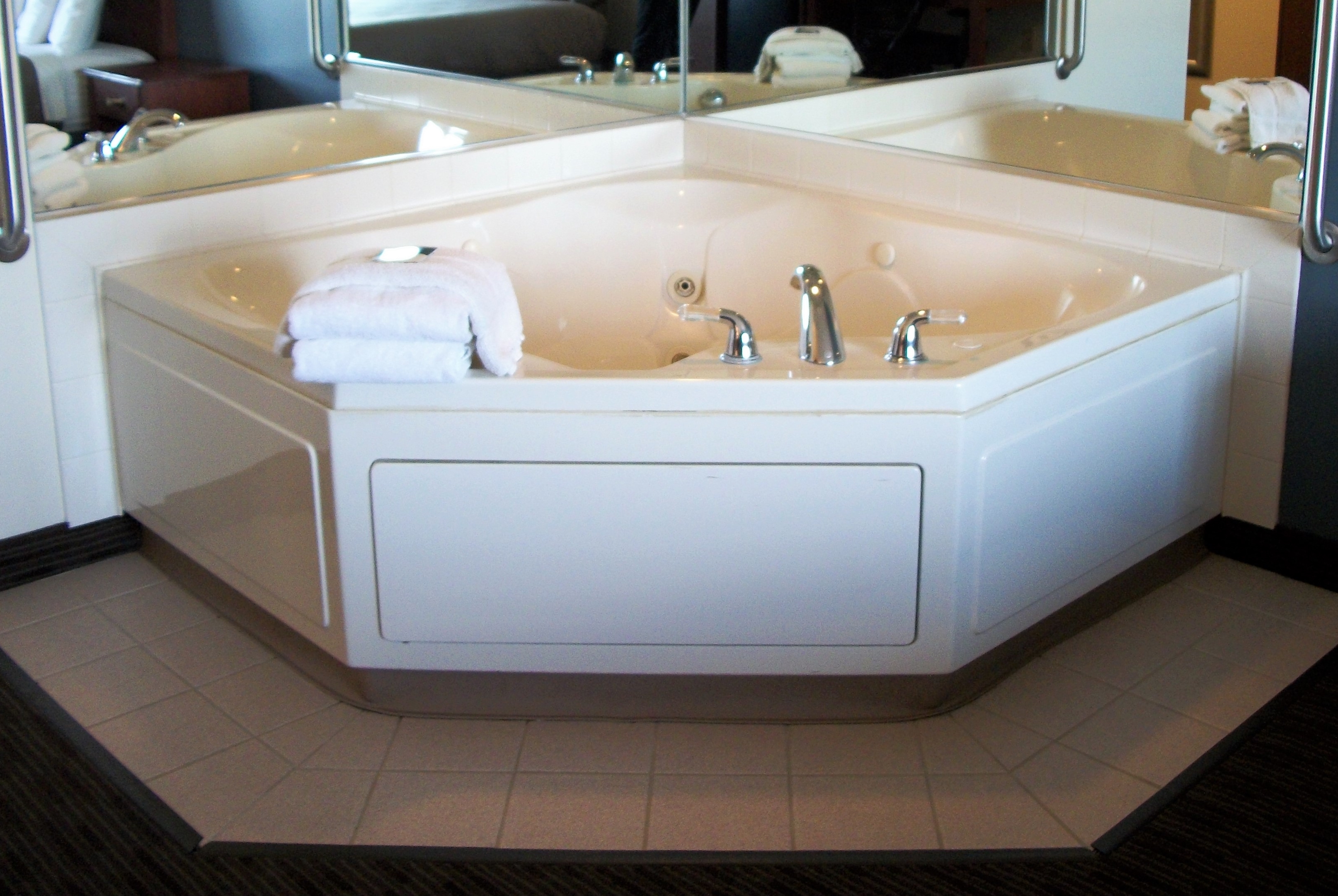Guest room bath at the AmericInn by Wyndham Beulah in Beulah, North Dakota