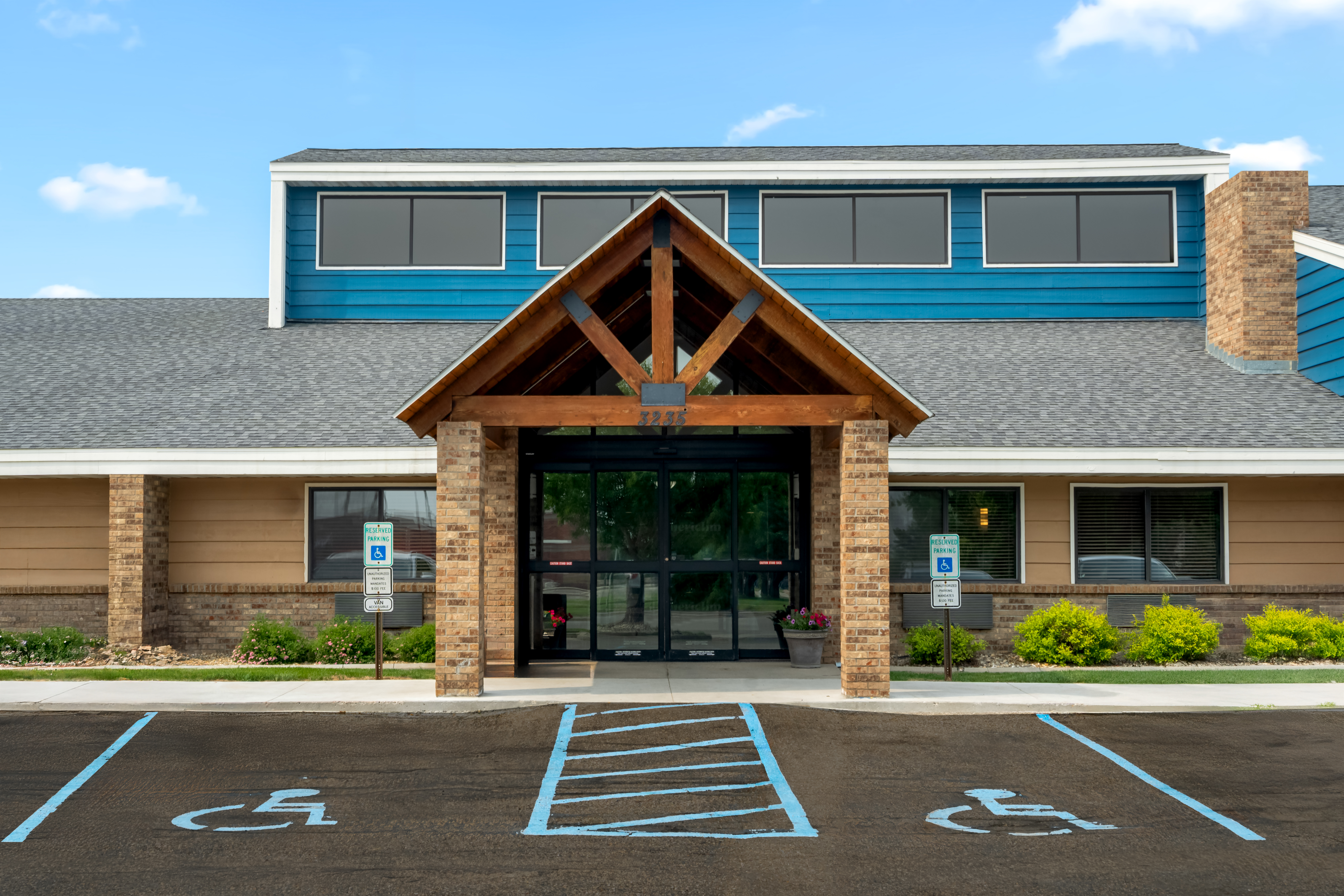 Exterior of AmericInn by Wyndham Bismarck hotel in Bismarck, North Dakota