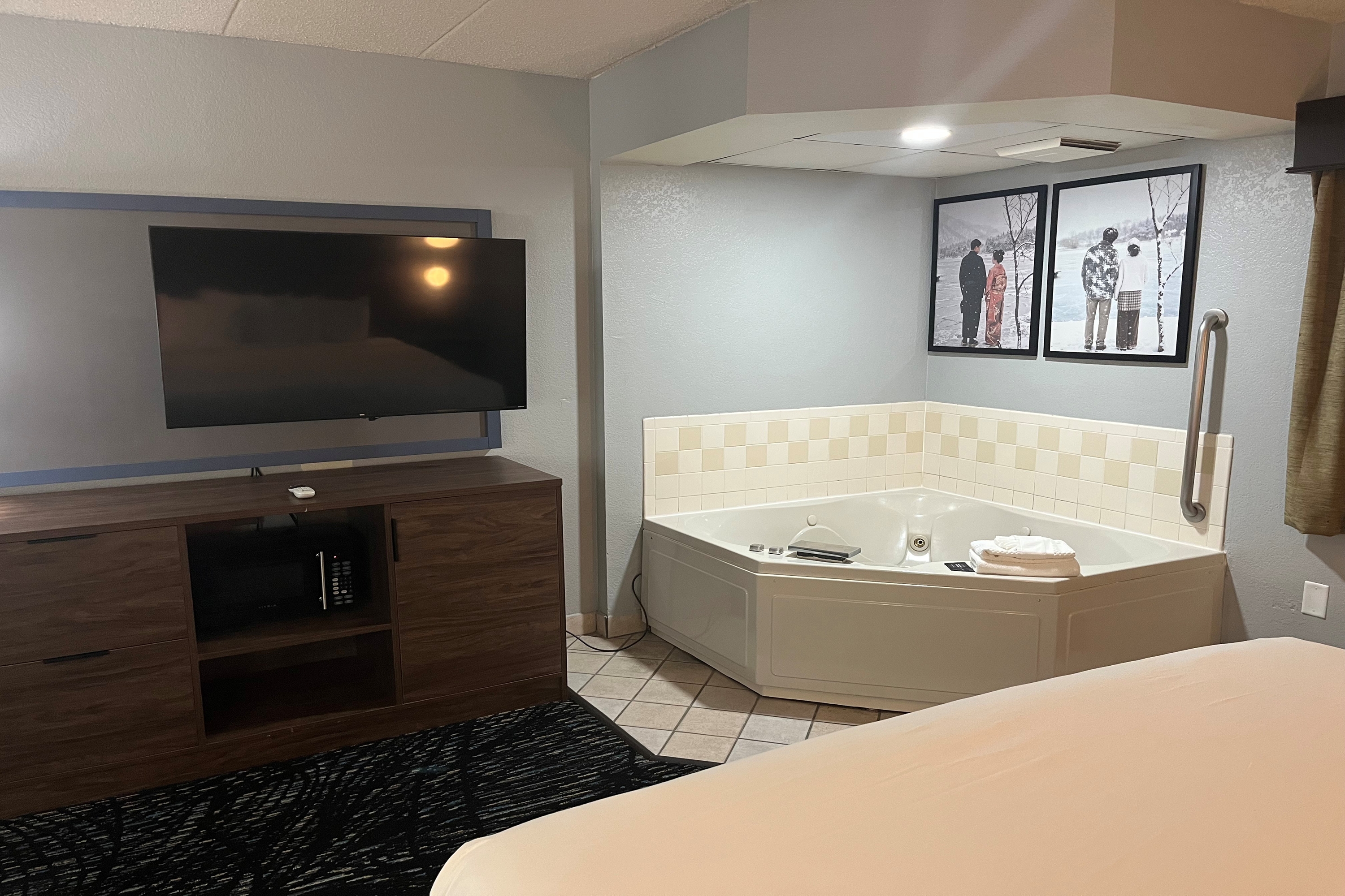 AmericInn by Wyndham Lincoln North suite in Lincoln, Nebraska