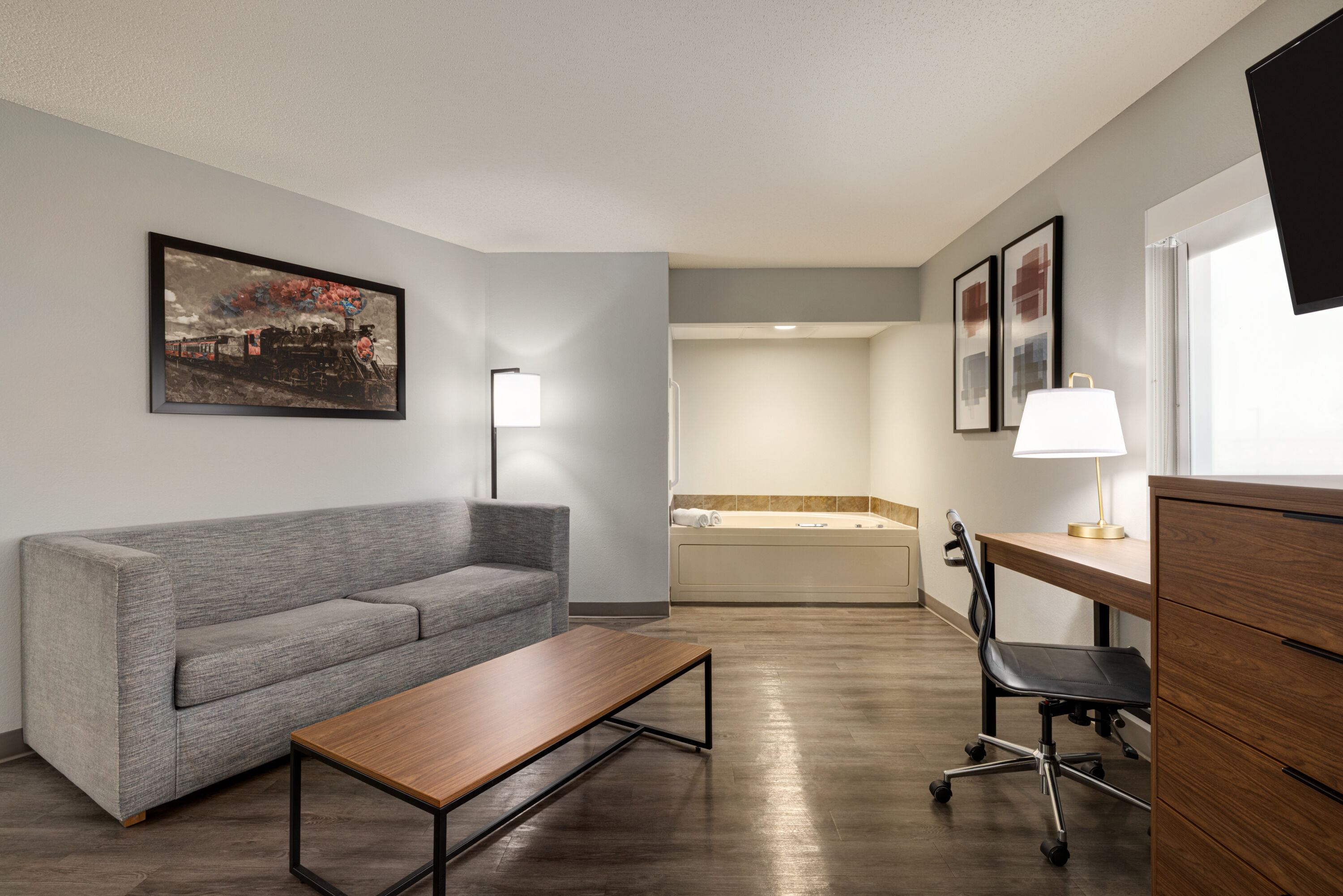 AmericInn by Wyndham Lincoln South suite in Lincoln, Nebraska