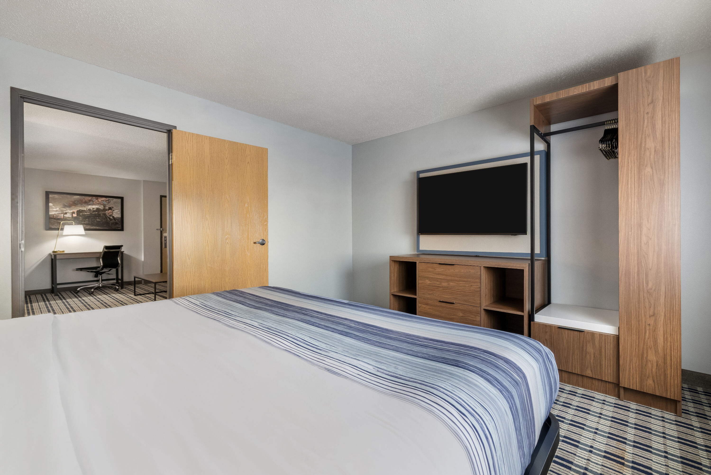 AmericInn by Wyndham Aberdeen Event Center suite in Aberdeen, South Dakota