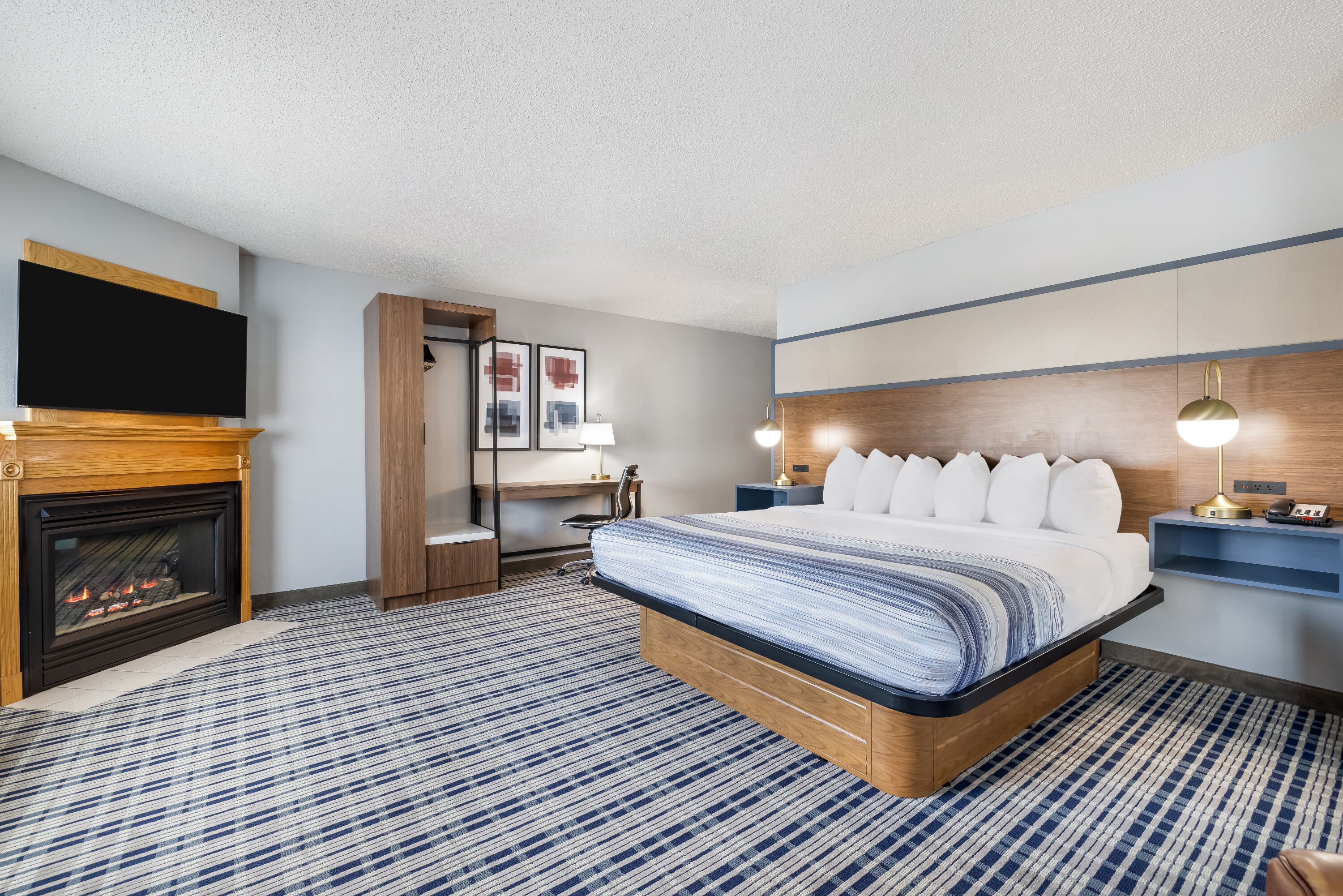 AmericInn by Wyndham Aberdeen Event Center suite in Aberdeen, South Dakota