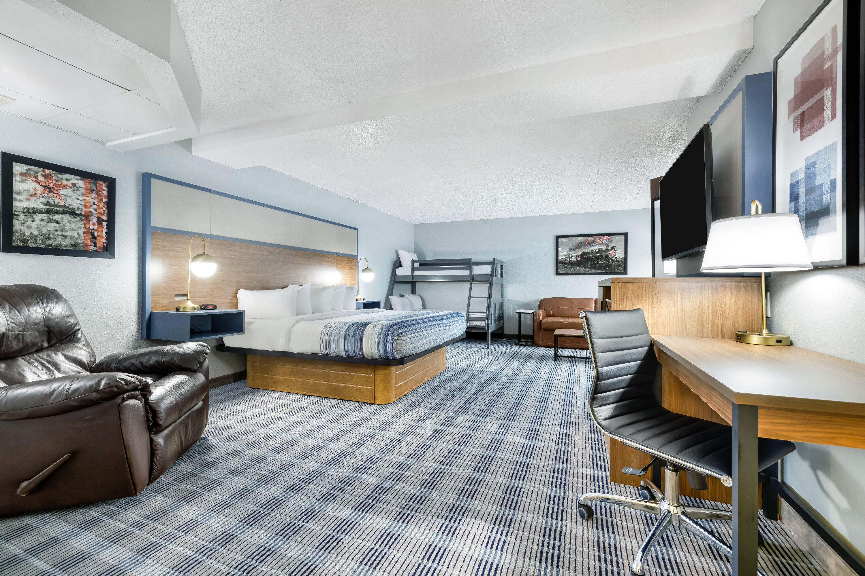 AmericInn by Wyndham Aberdeen Event Center suite in Aberdeen, South Dakota