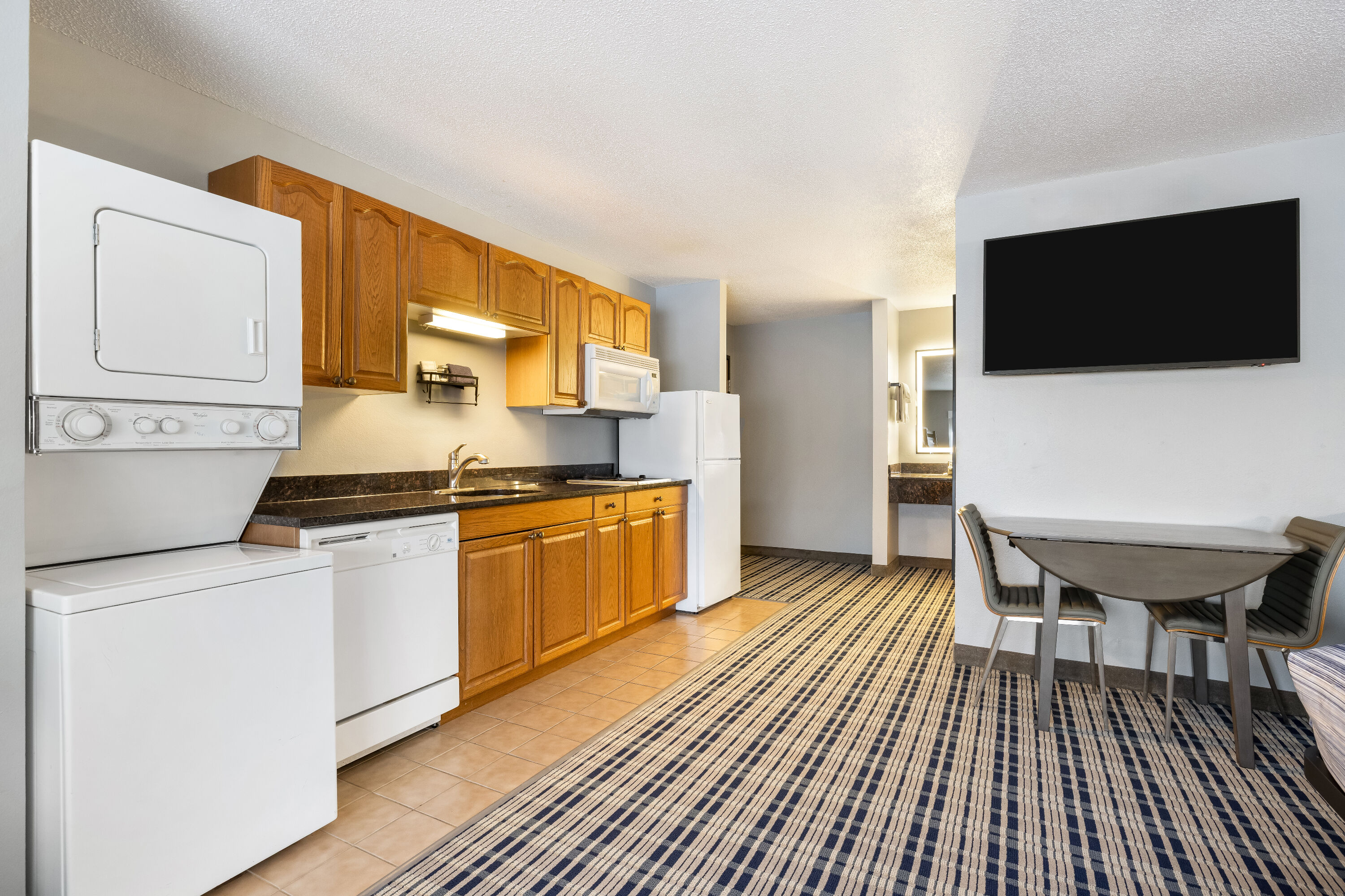 AmericInn by Wyndham Aberdeen Event Center suite in Aberdeen, South Dakota