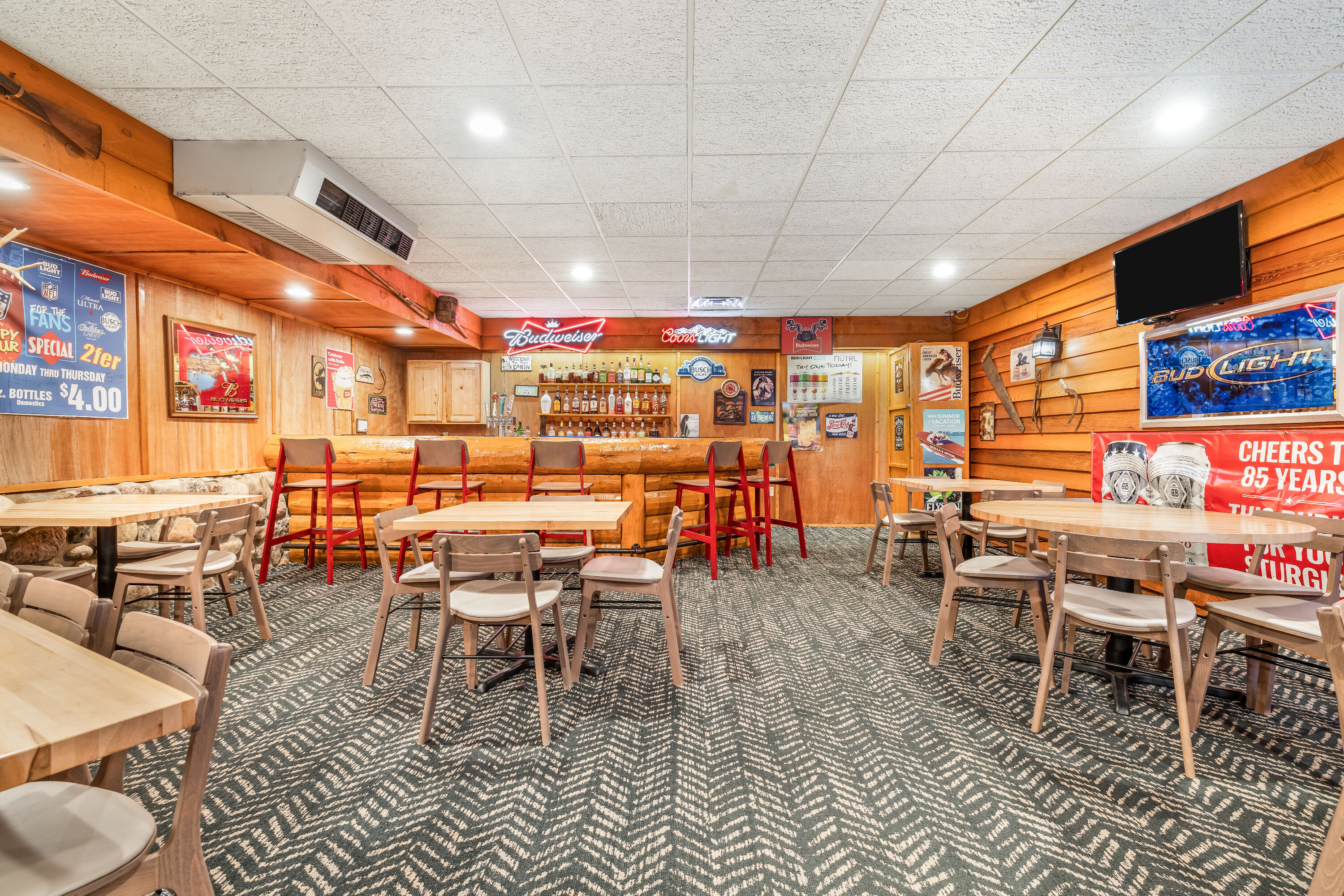 AmericInn by Wyndham Chamberlain Conference Center restaurant bar in Chamberlain, South Dakota