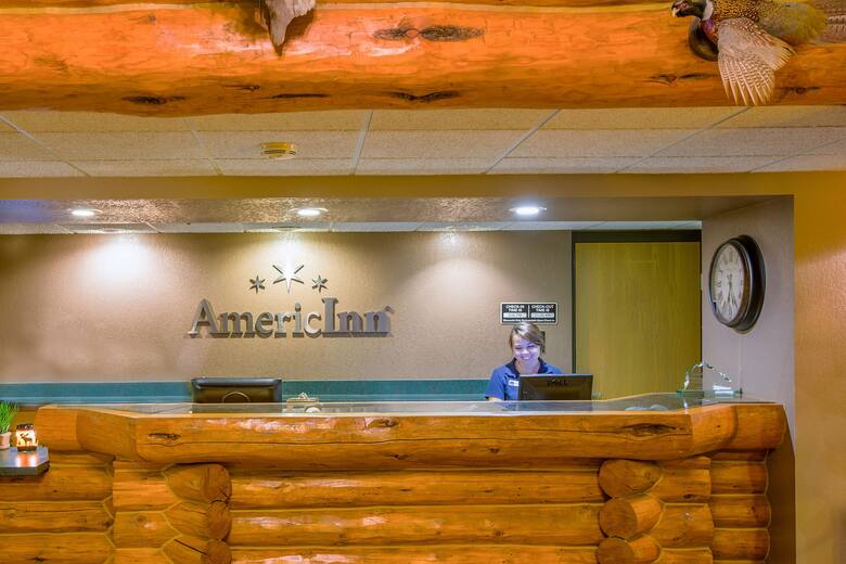 Americinn Lodge Suites Chamberlain Conference Center Hotel Lobby In Chamberlain South Dakota View Photos