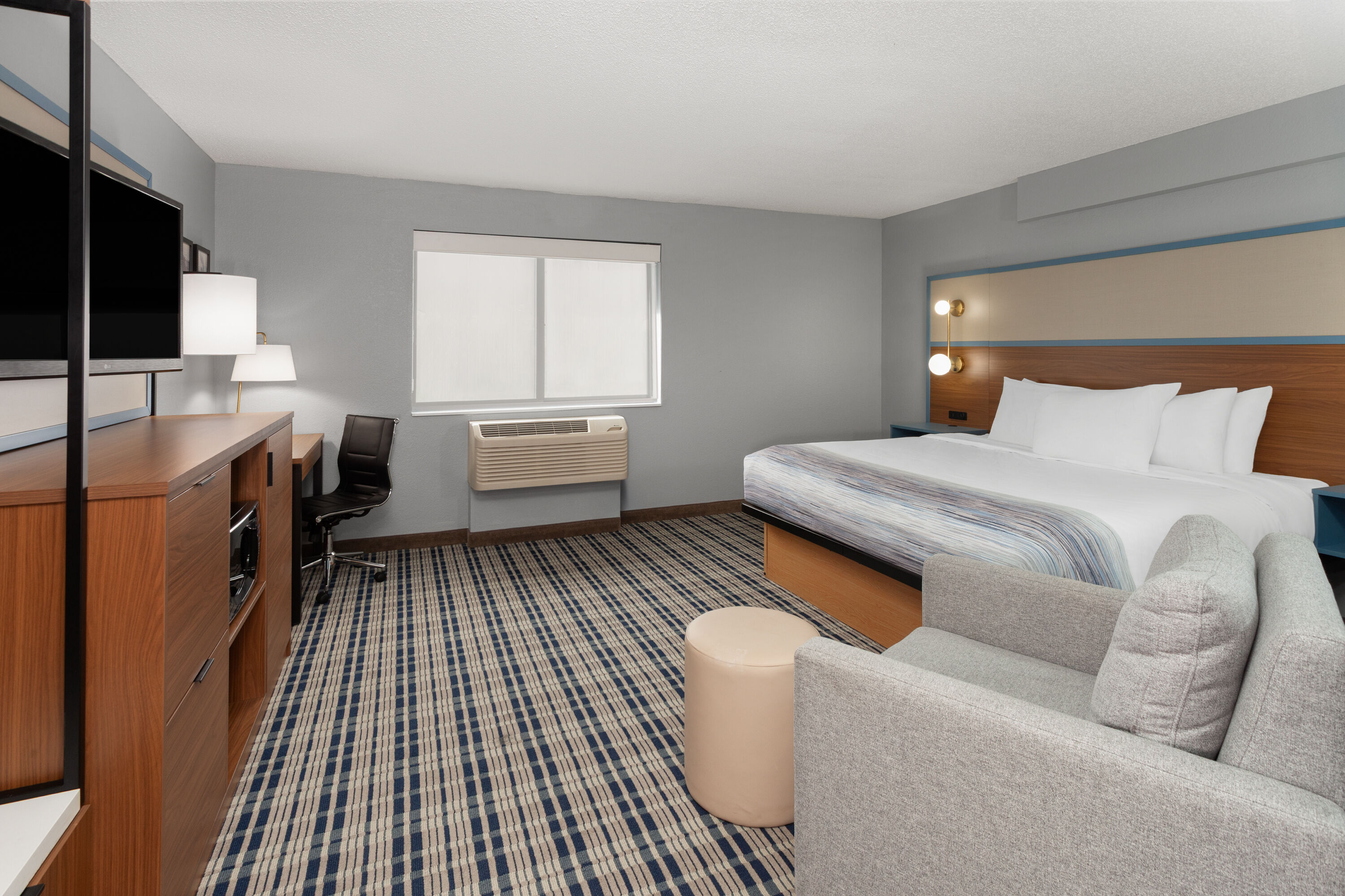 Guest room at the AmericInn by Wyndham Appleton North/Little Chute in Appleton, Wisconsin
