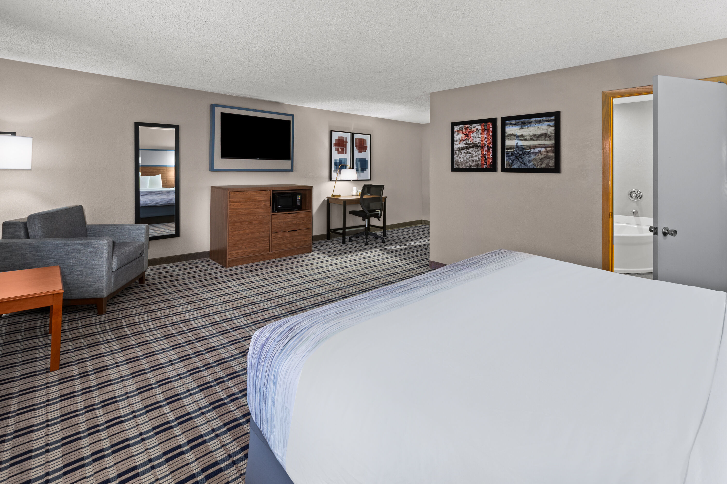 AmericInn by Wyndham Appleton Downtown hot tub suite in Appleton, Wisconsin