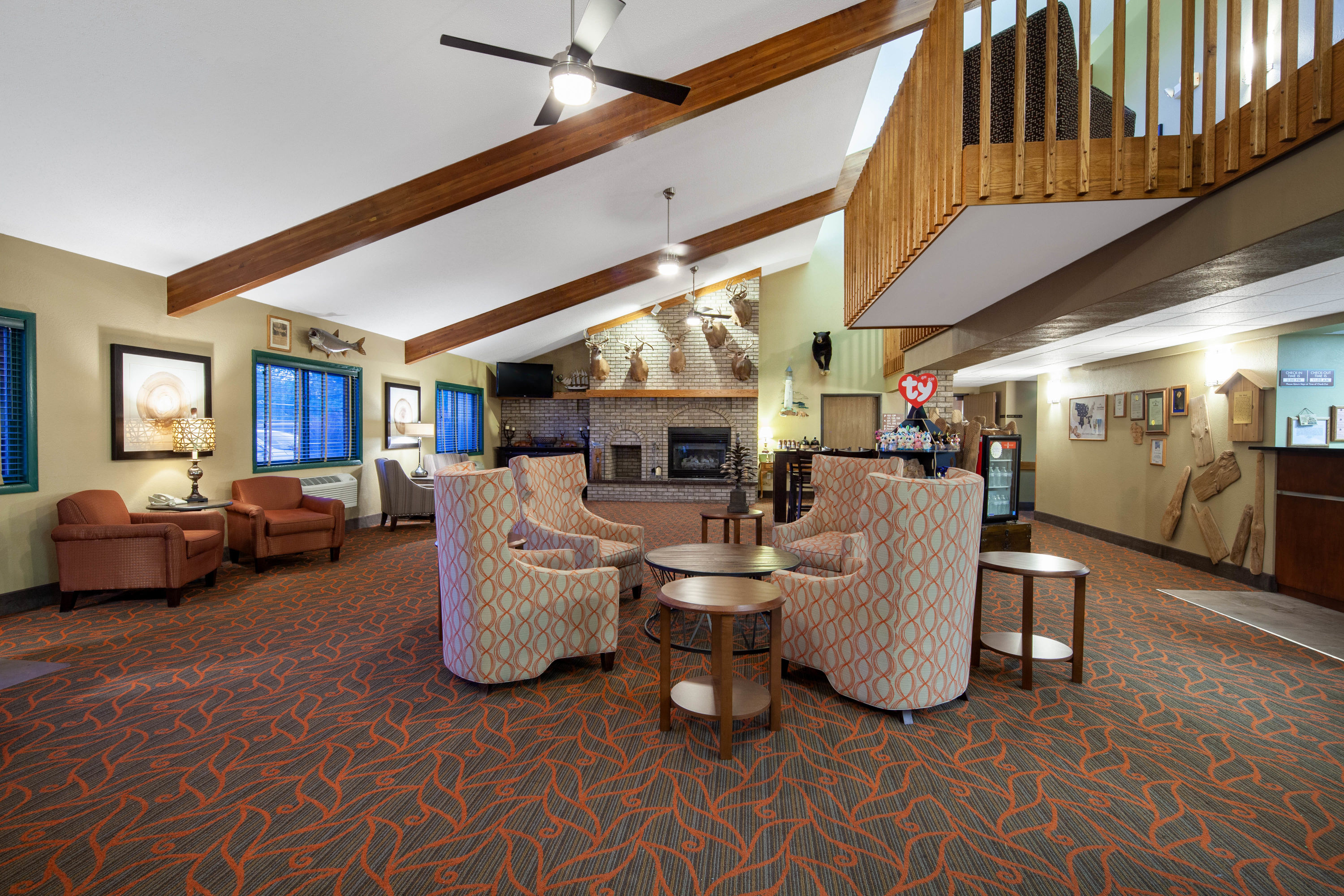 ashland wi hotels with indoor pool