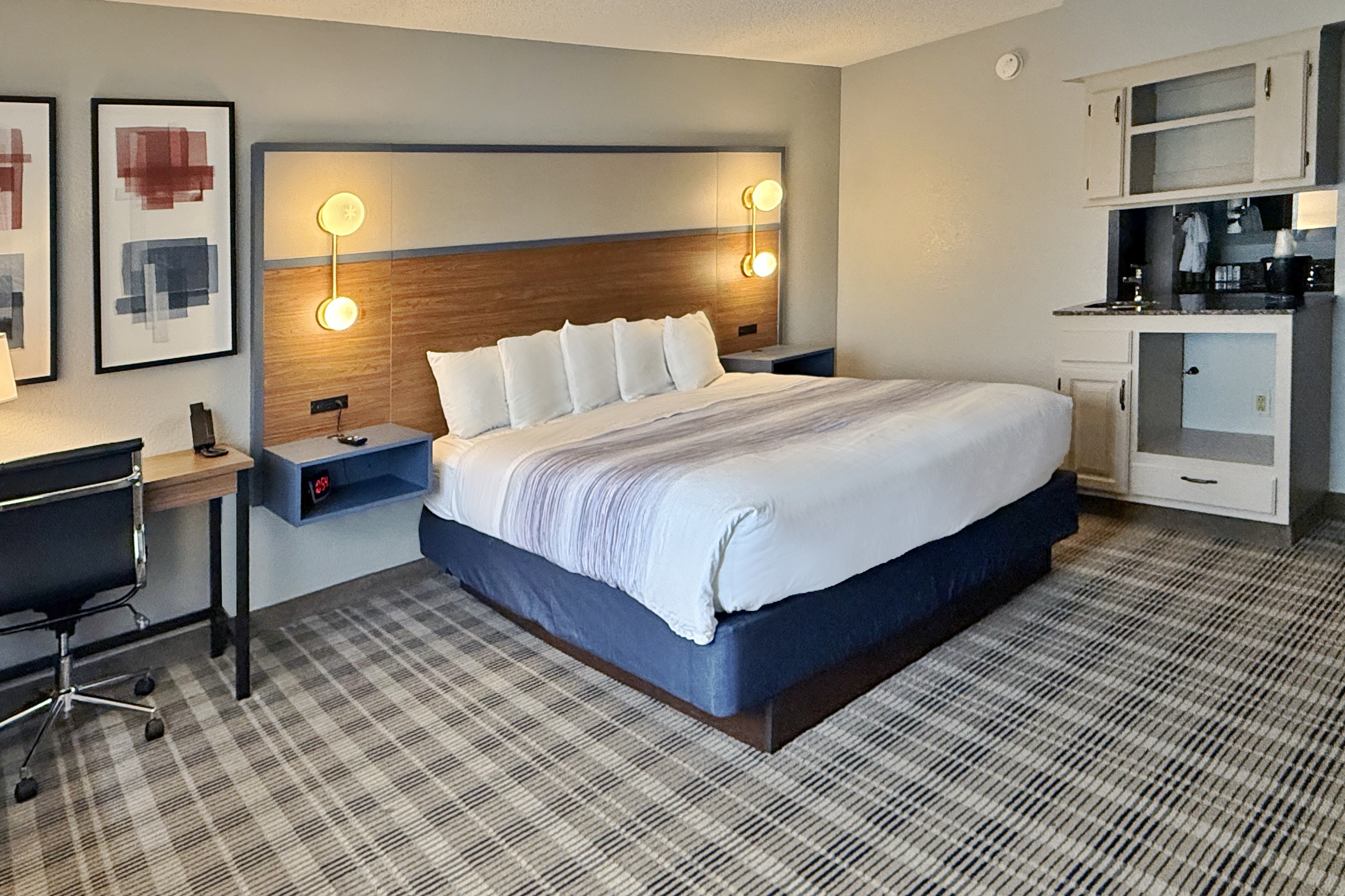 AmericInn by Wyndham Chippewa Falls suite in Chippewa Falls, Wisconsin