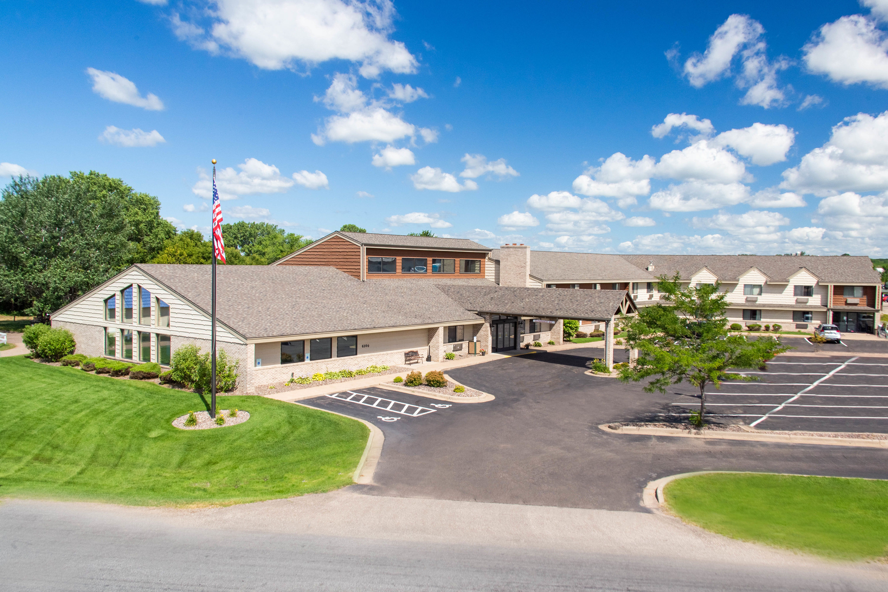 Exterior Day Image of AmericInn by Wyndham Eau Claire hotel in Eau Claire, Wisconsin