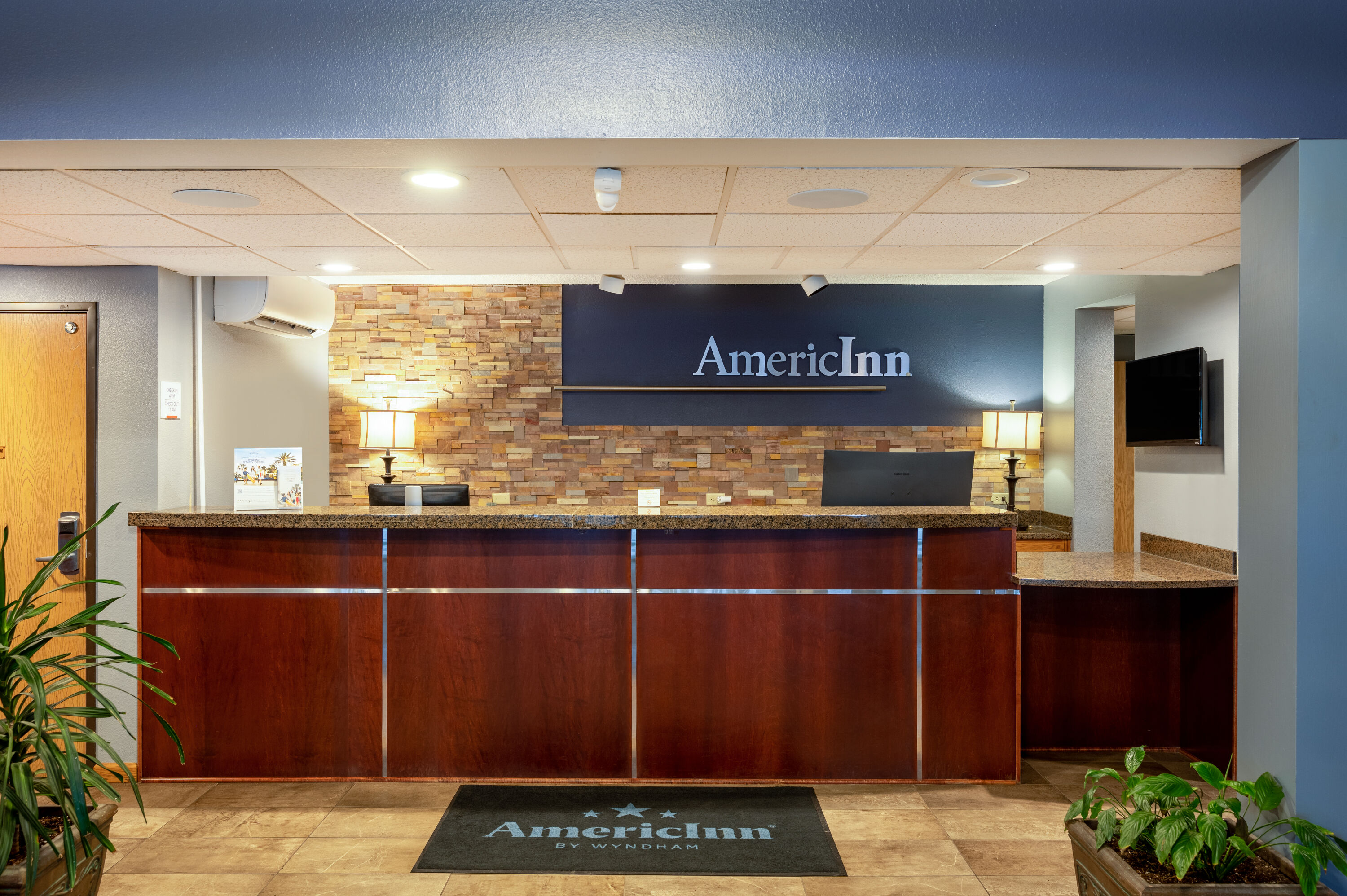 AmericInn by Wyndham Eau Claire reception in Eau Claire, Wisconsin