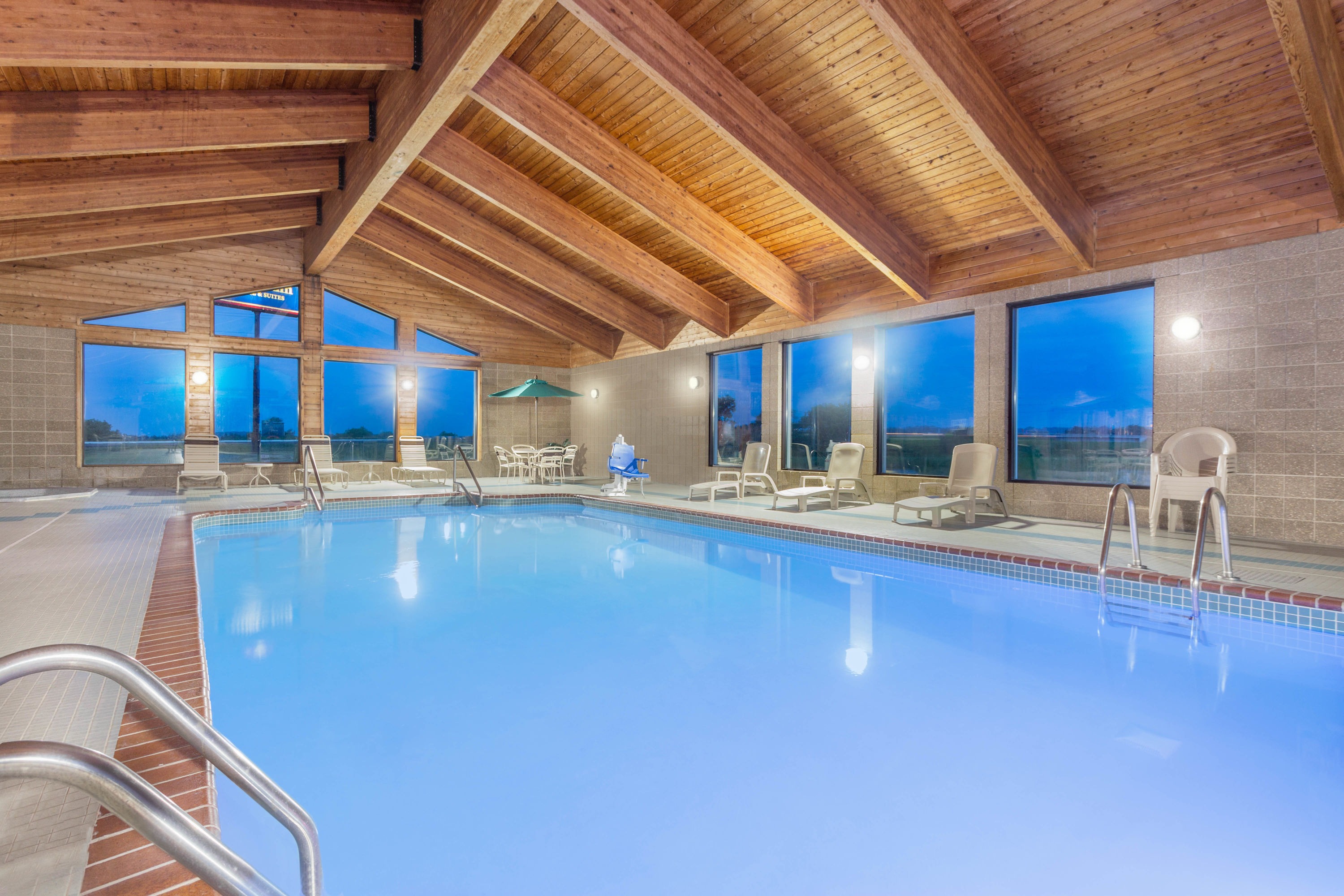 Uncle Larry S Rustic Inn Coupons Deals Hartford Wi