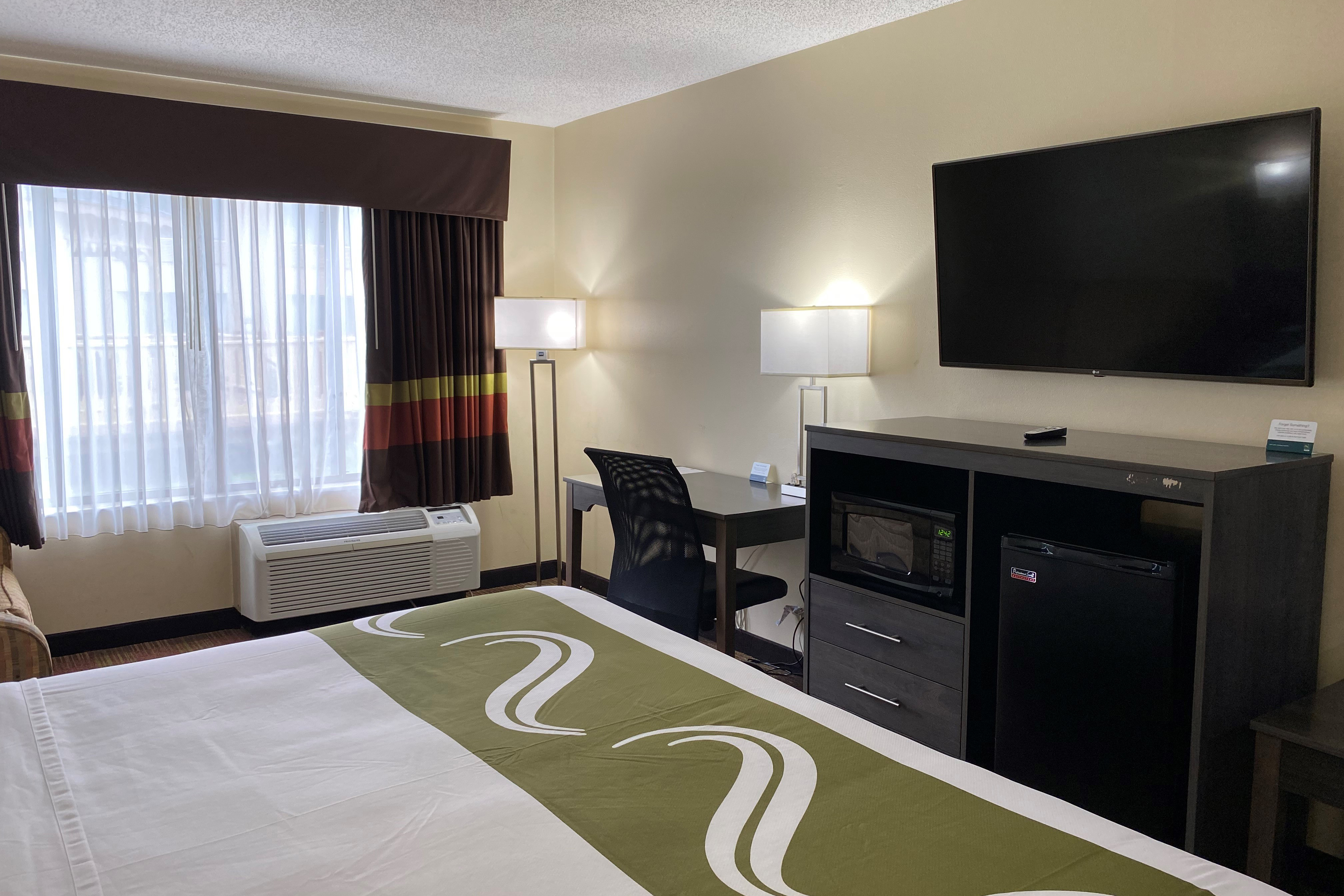 AmericInn by Wyndham Fort Atkinson Fort Atkinson, WI Hotels