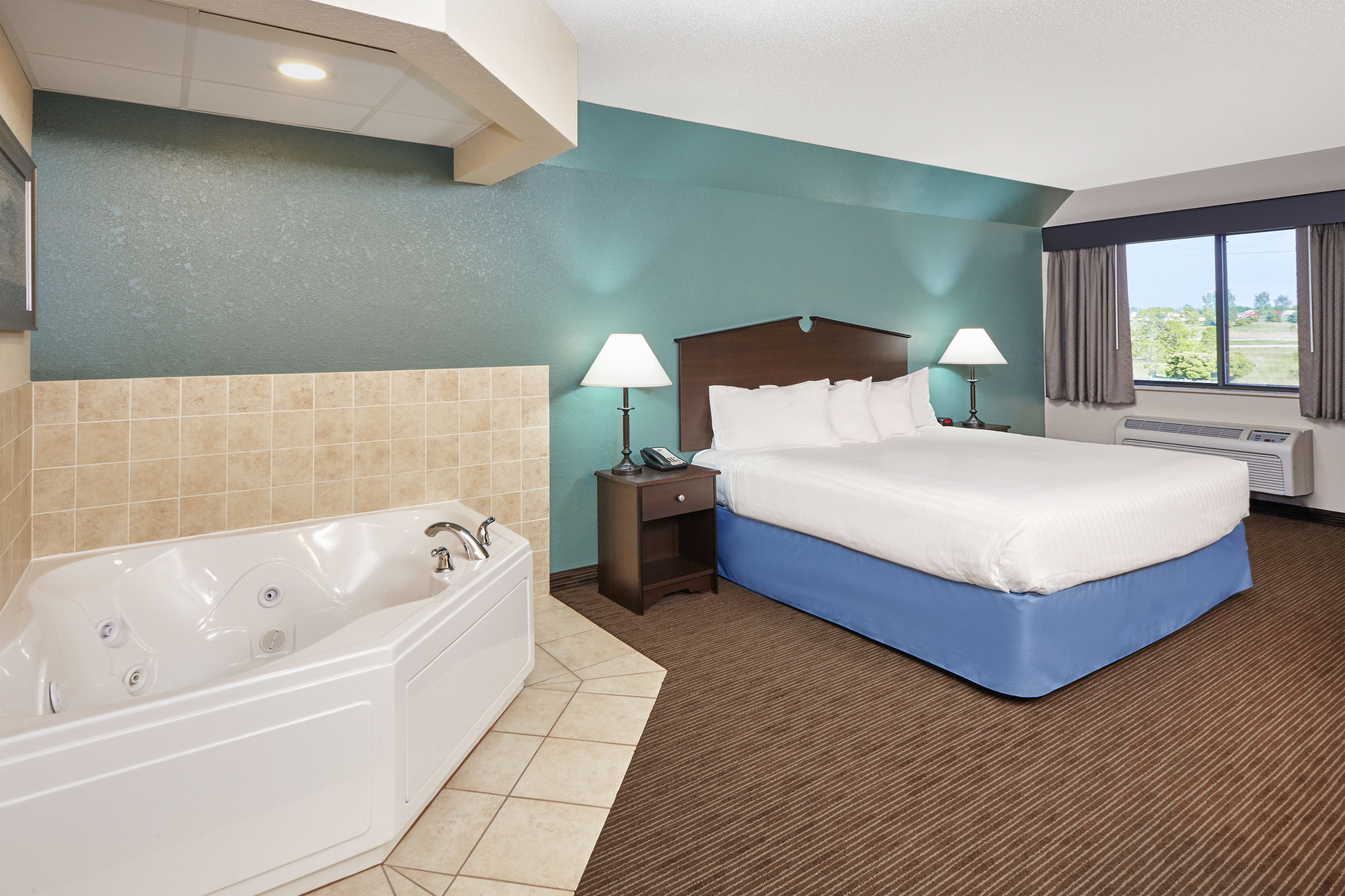 AmericInn by Wyndham Green Bay East | Green Bay, WI Hotels
