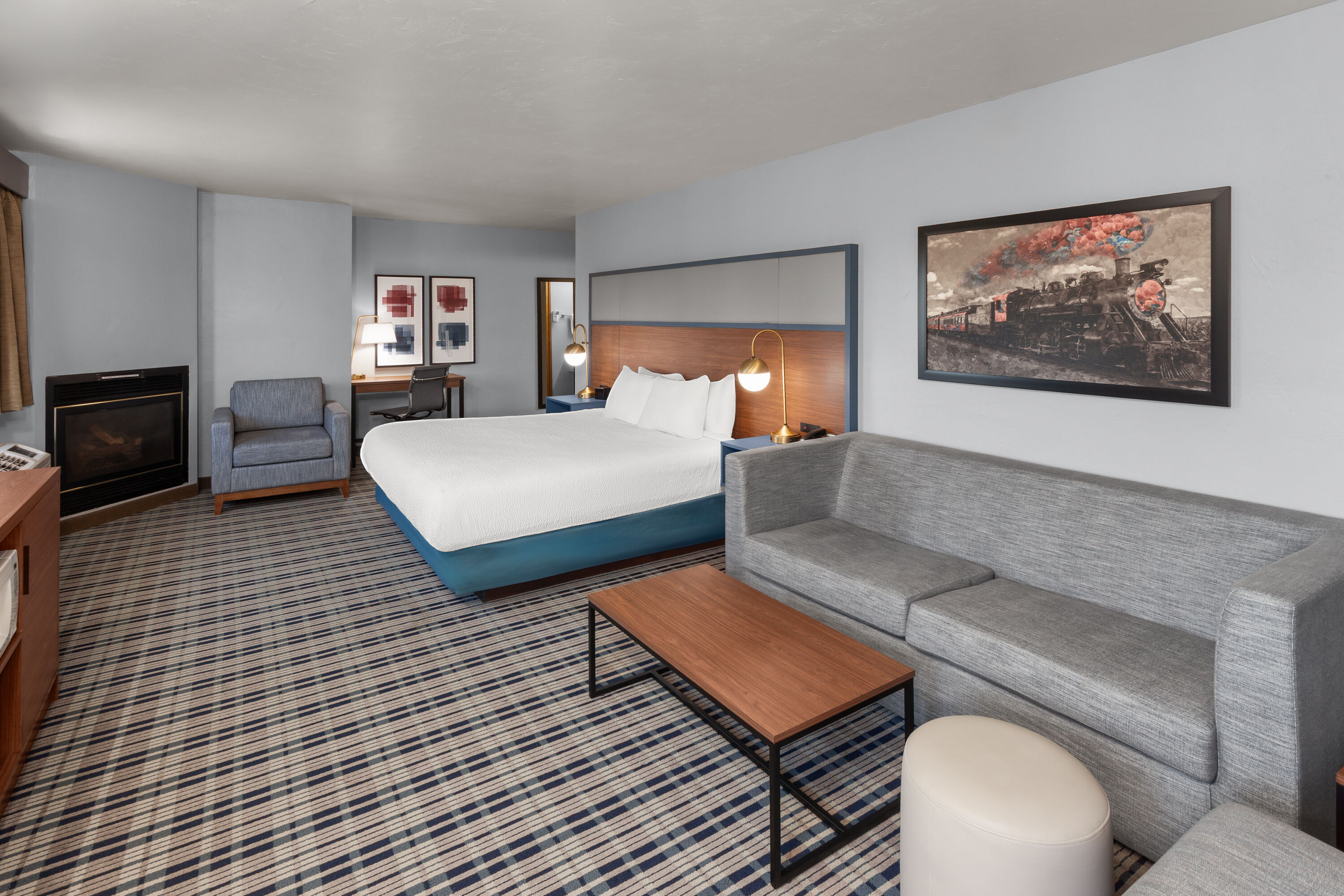 AmericInn by Wyndham Green Bay West suite in Green Bay, Wisconsin