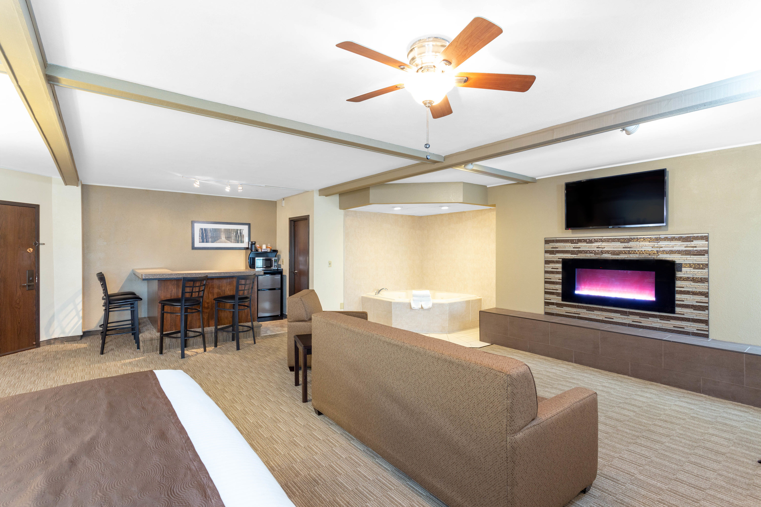 AmericInn by Wyndham Janesville suite in Janesville, Wisconsin