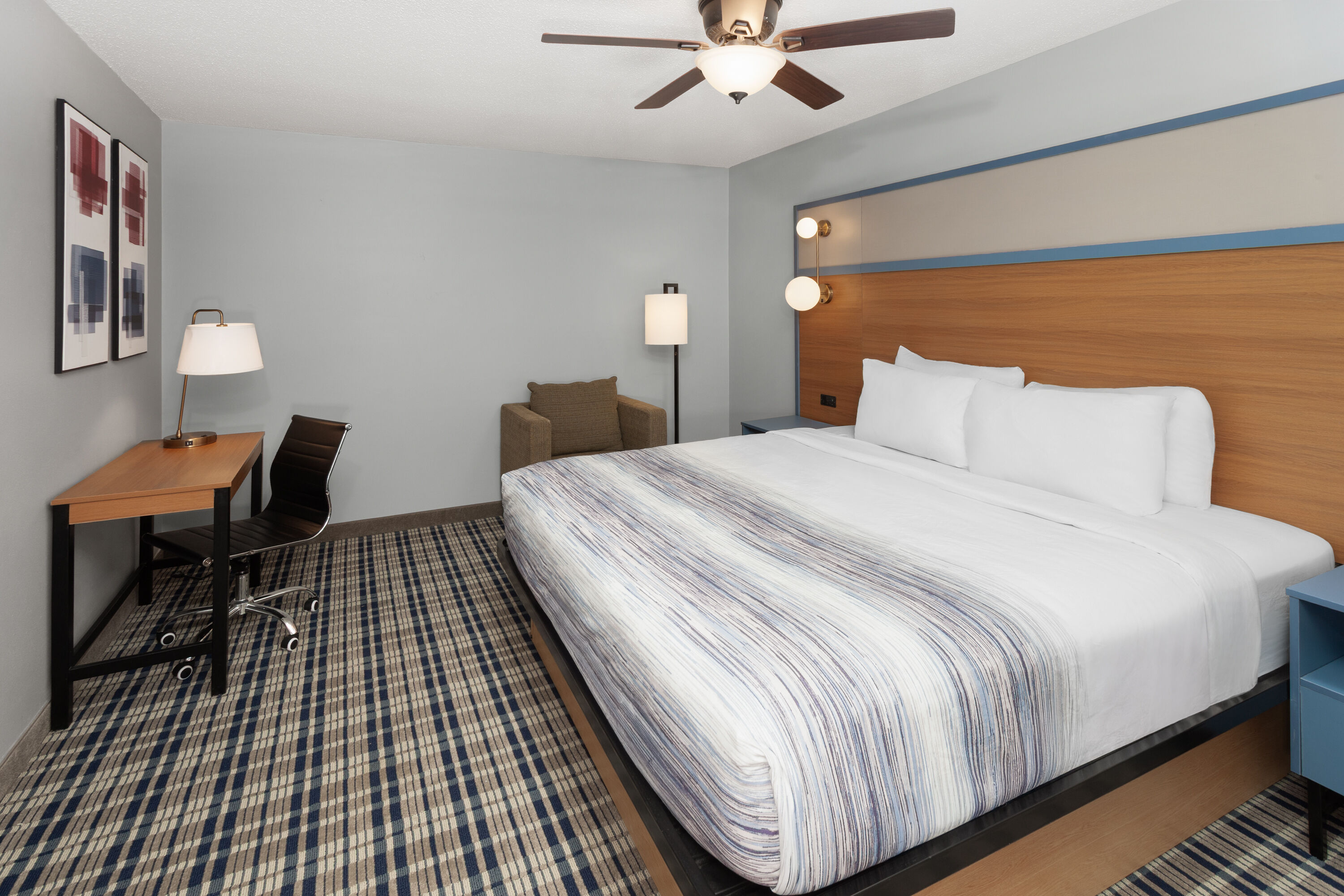 AmericInn by Wyndham Lake Mills suite in Lake Mills, Wisconsin