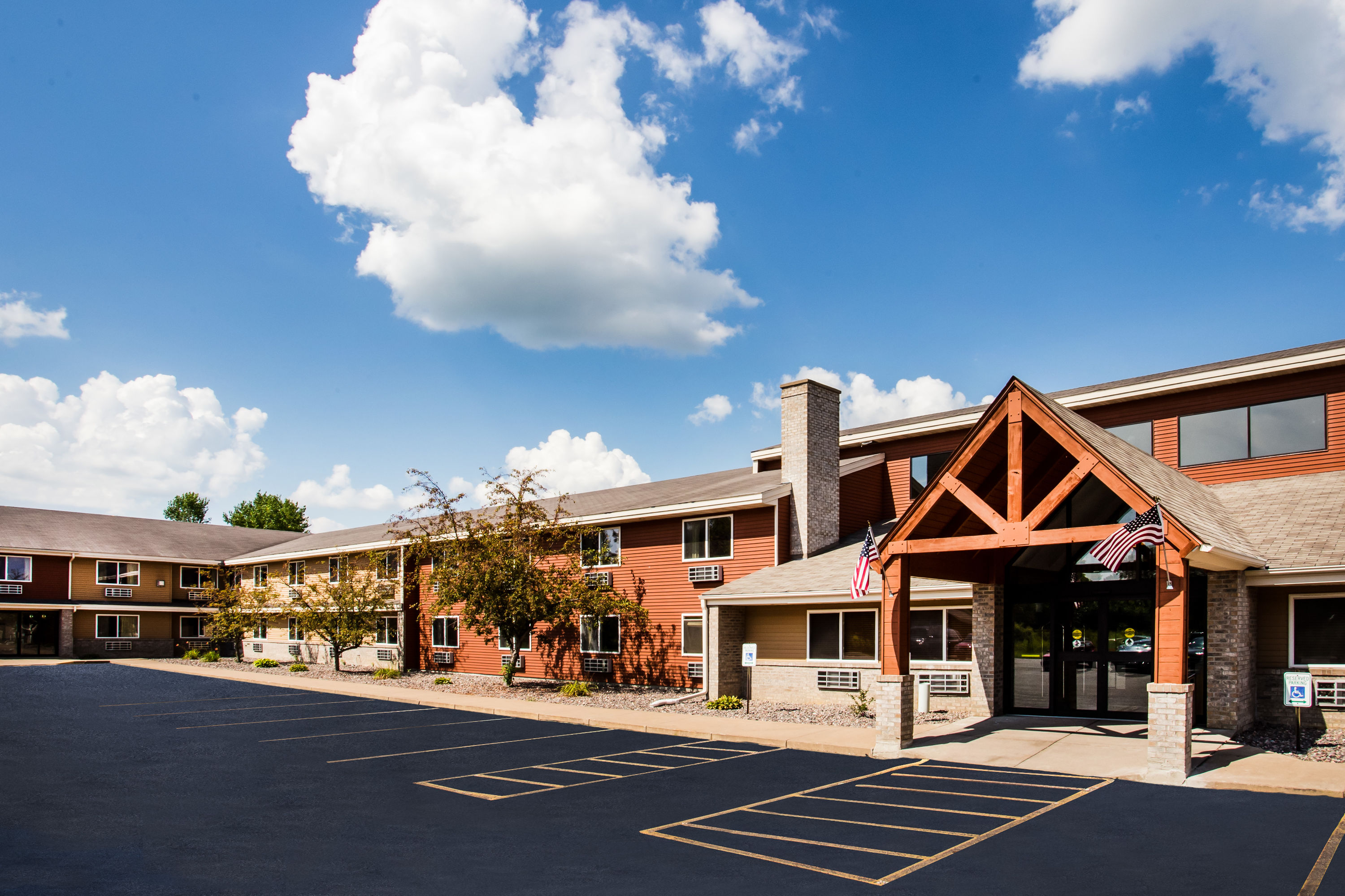 AmericInn by Wyndham Menomonie | Menomonie, WI Hotels