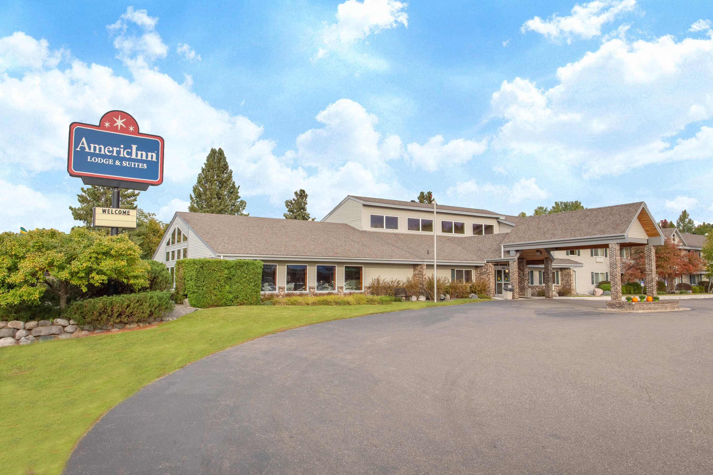 Exterior Day Image of AmericInn by Wyndham Rhinelander hotel in Rhinelander, Wisconsin