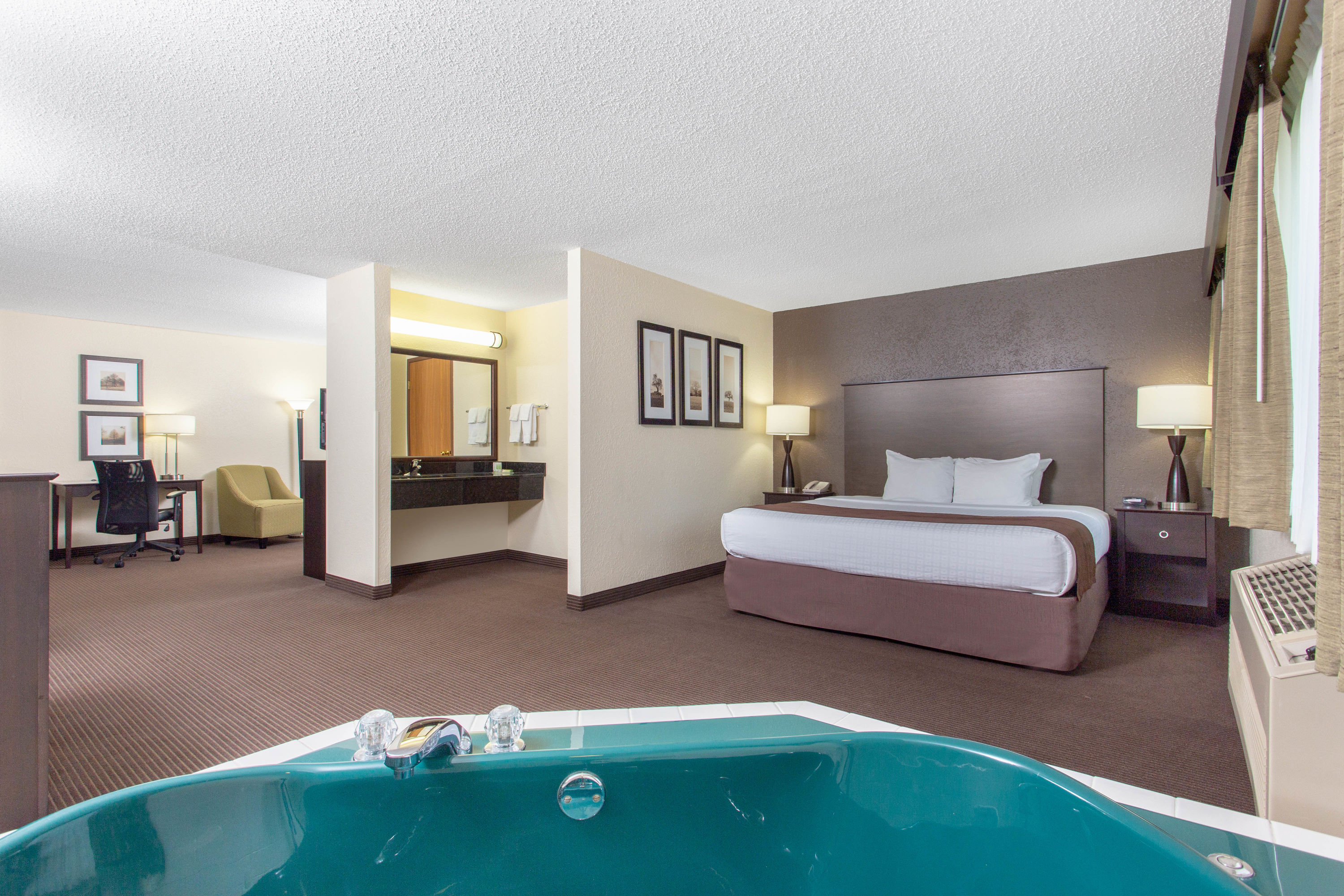 AmericInn by Wyndham Rhinelander suite in Rhinelander, Wisconsin