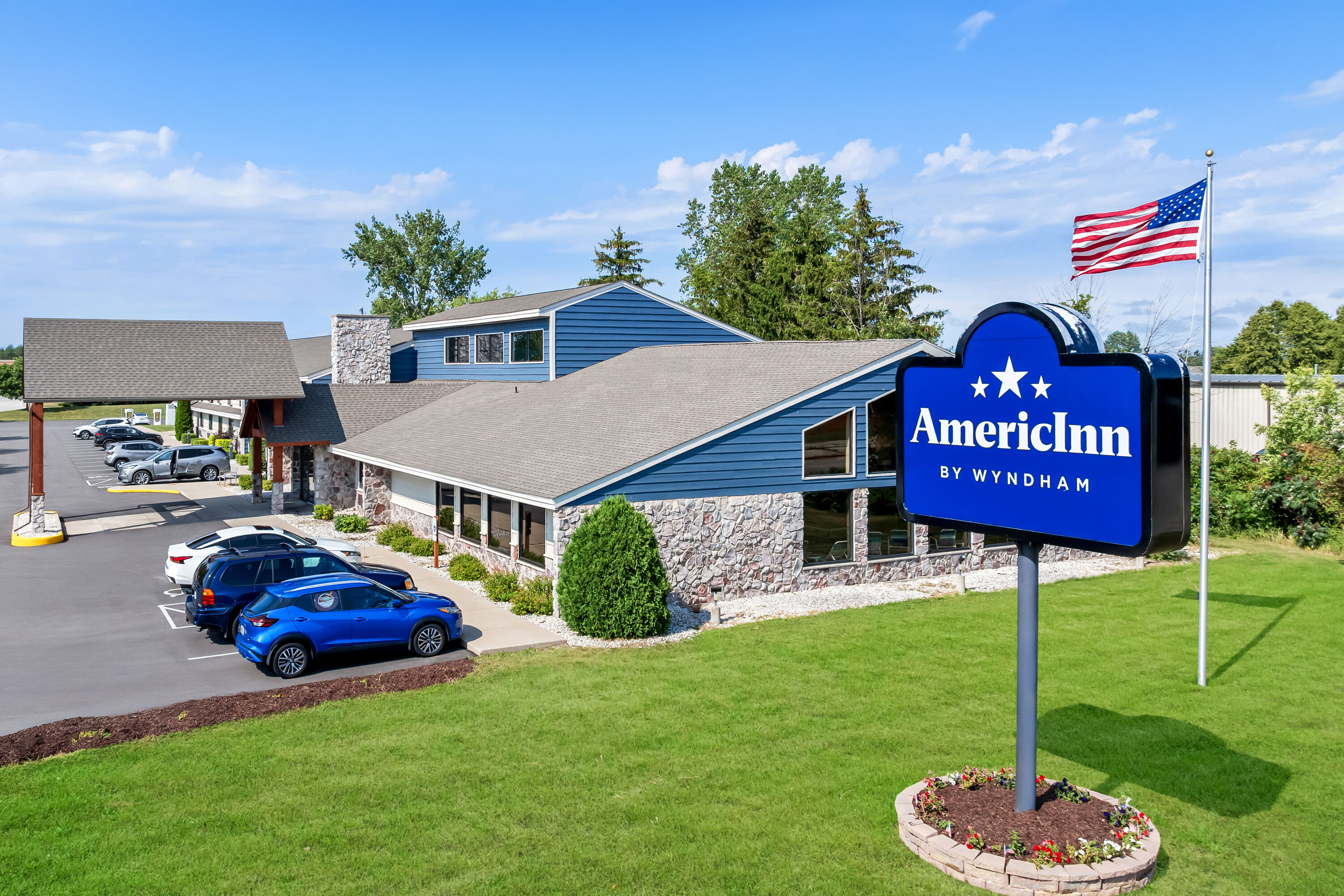 Exterior Day Image of AmericInn by Wyndham Sturgeon Bay hotel in Sturgeon Bay, Wisconsin