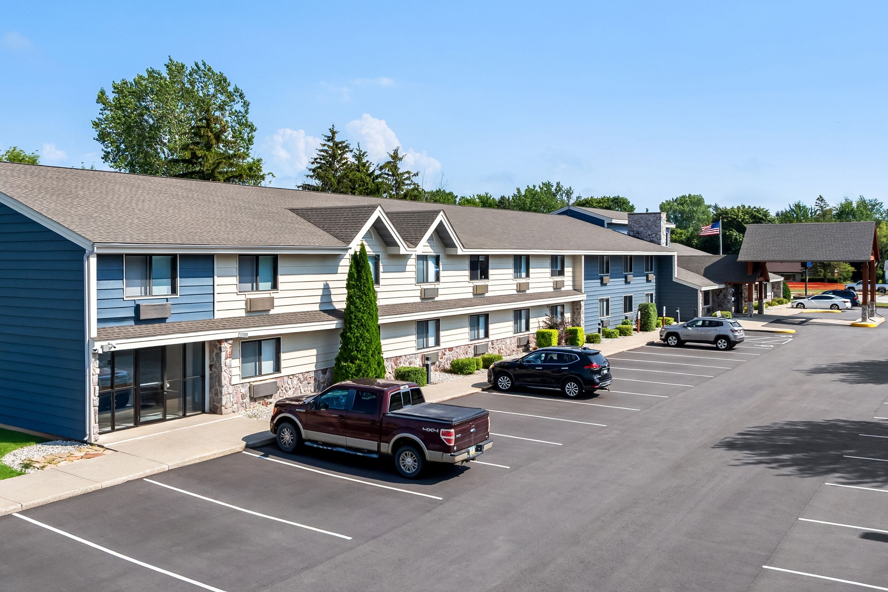 Exterior Day Image of AmericInn by Wyndham Sturgeon Bay hotel in Sturgeon Bay, Wisconsin