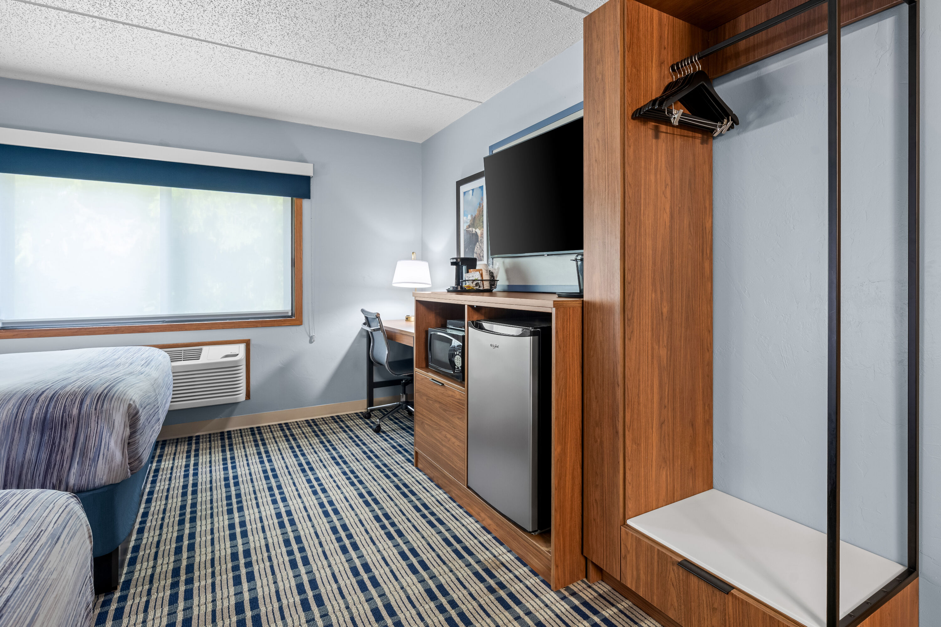 Double bed guest room at the AmericInn by Wyndham Sturgeon Bay in Sturgeon Bay, Wisconsin