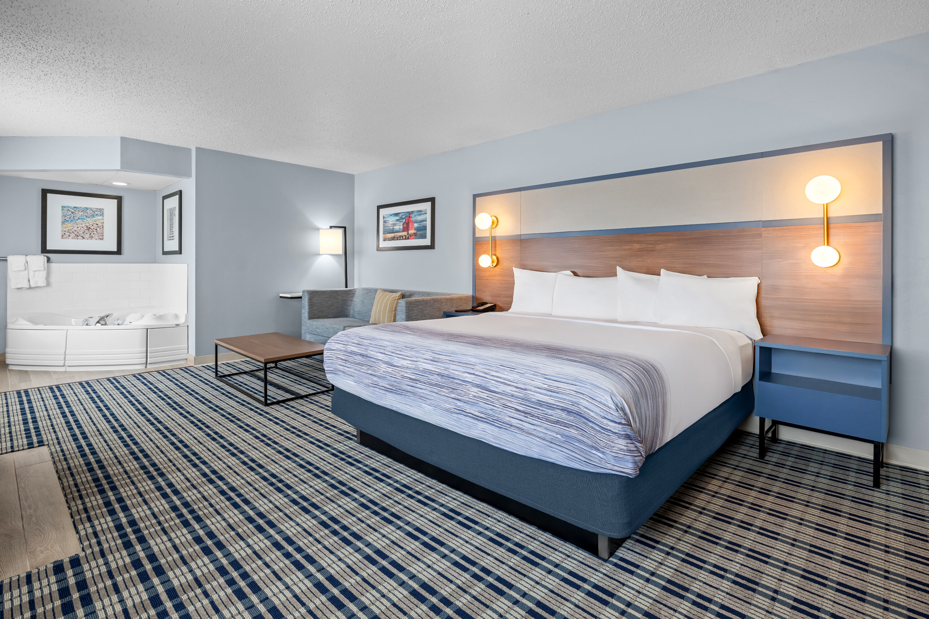 AmericInn by Wyndham Sturgeon Bay suite in Sturgeon Bay, Wisconsin