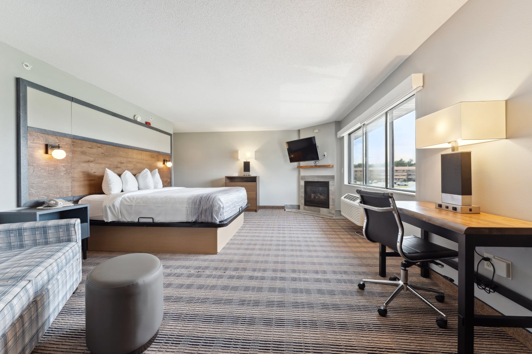Guest room at the AmericInn by Wyndham Wisconsin Dells in Wisconsin Dells, Wisconsin