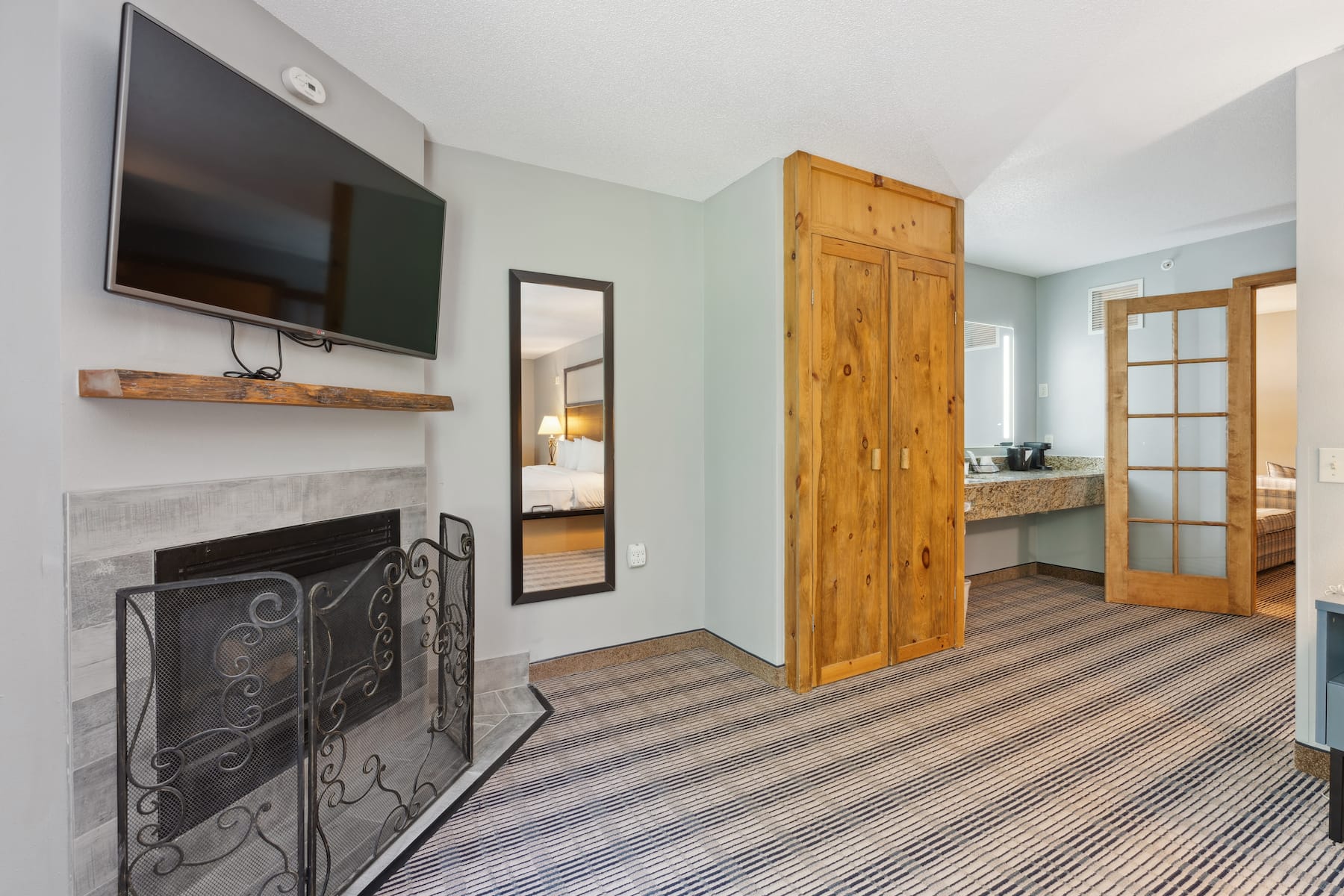 Guest room feature at the AmericInn by Wyndham Wisconsin Dells in Wisconsin Dells, Wisconsin