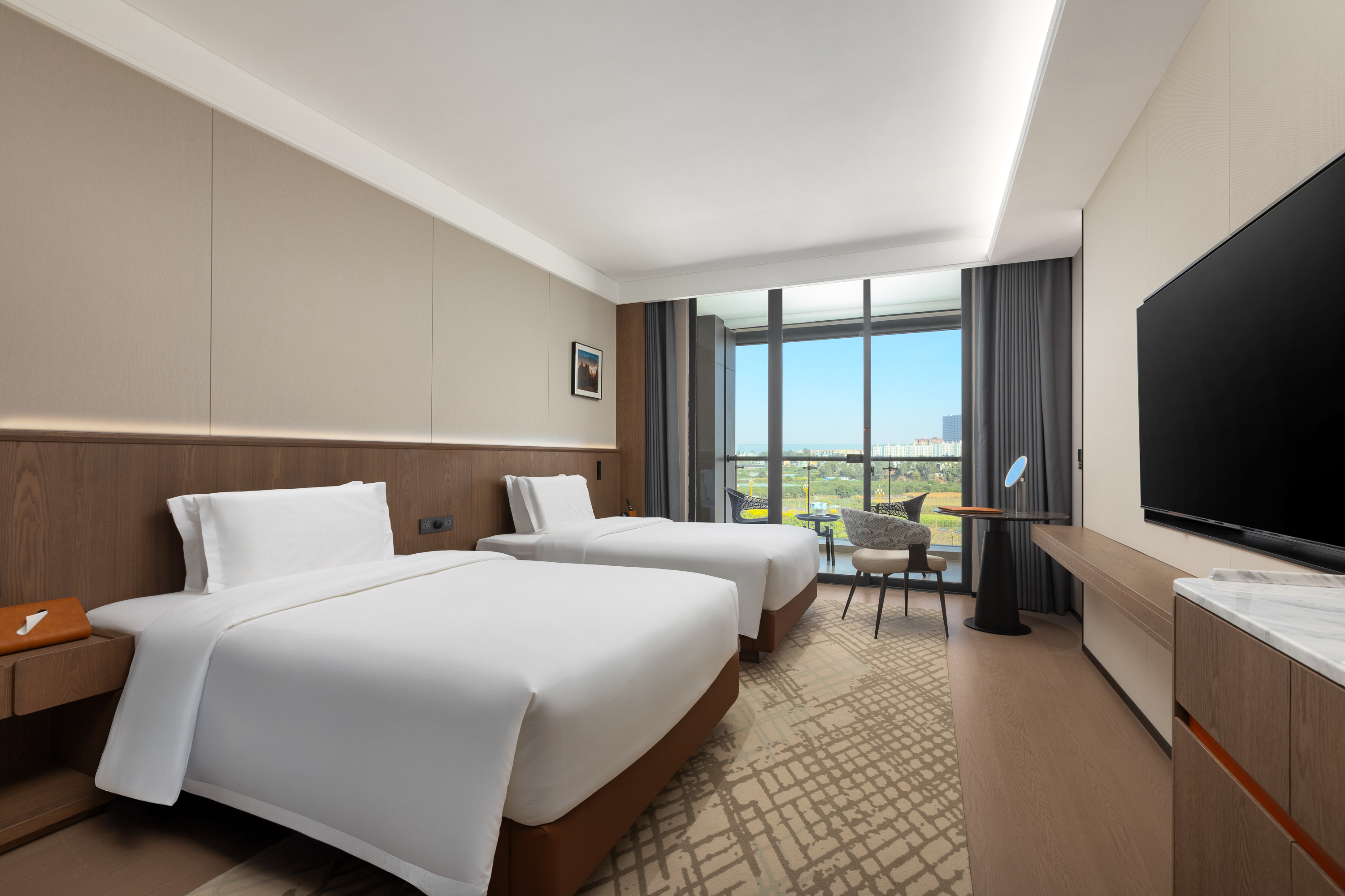 Guest room at the Hawthorn by Wyndham Chuxiong Yuanmou in Chuxiong City, Yi Prefecture, Other than US/Canada