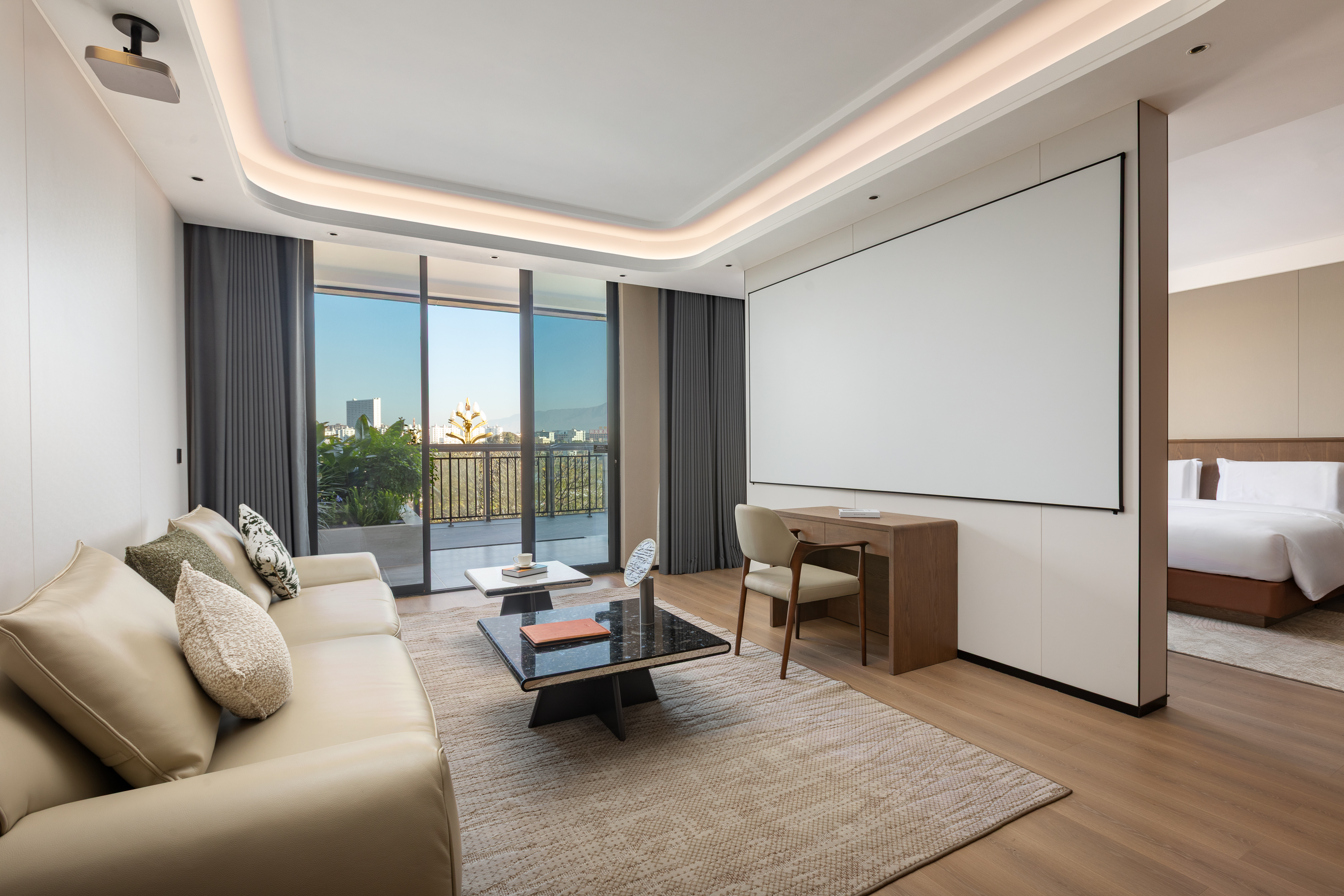 Guest room at the Hawthorn by Wyndham Chuxiong Yuanmou in Chuxiong City, Yi Prefecture, Other than US/Canada