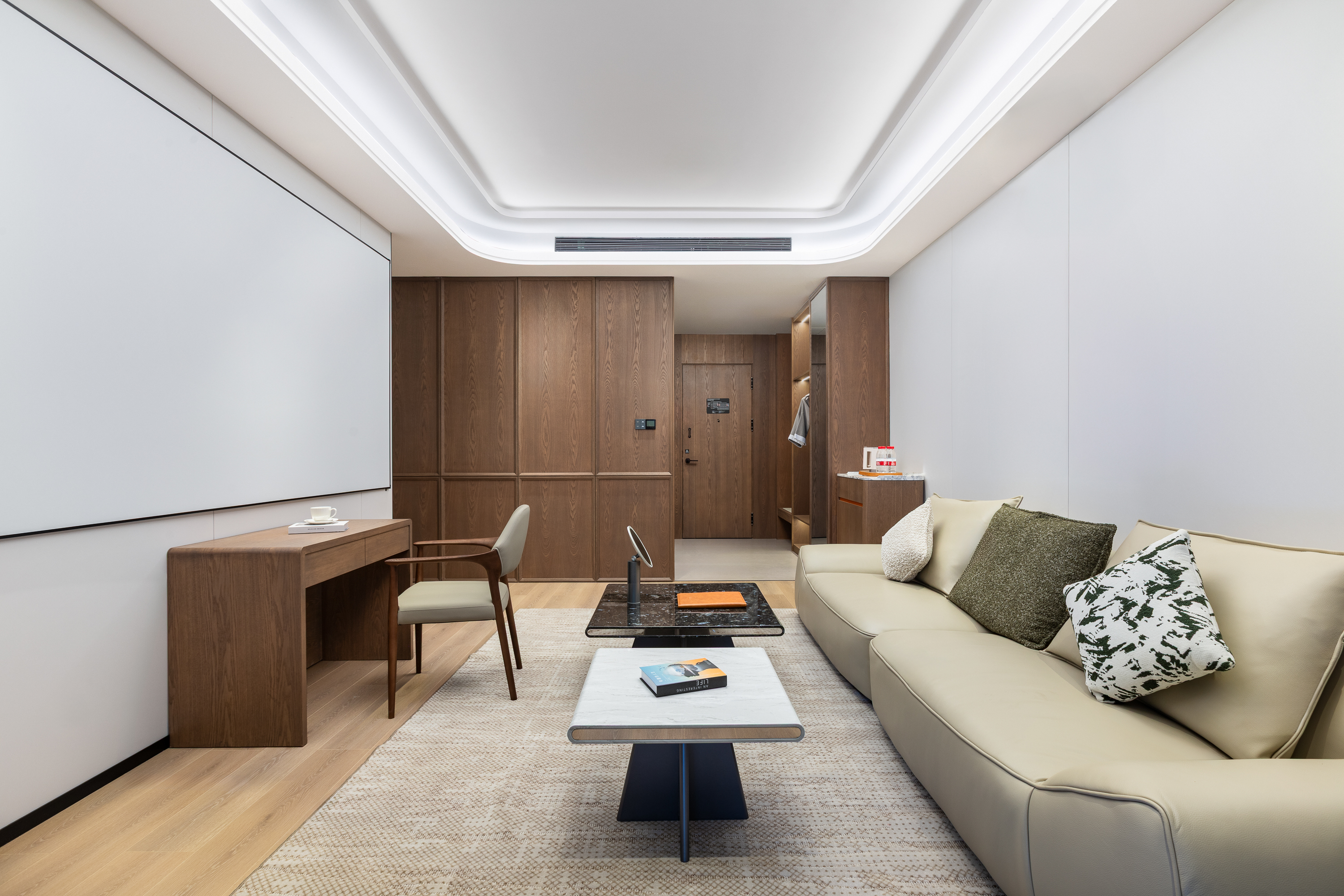 Guest room at the Hawthorn by Wyndham Chuxiong Yuanmou in Chuxiong City, Yi Prefecture, Other than US/Canada