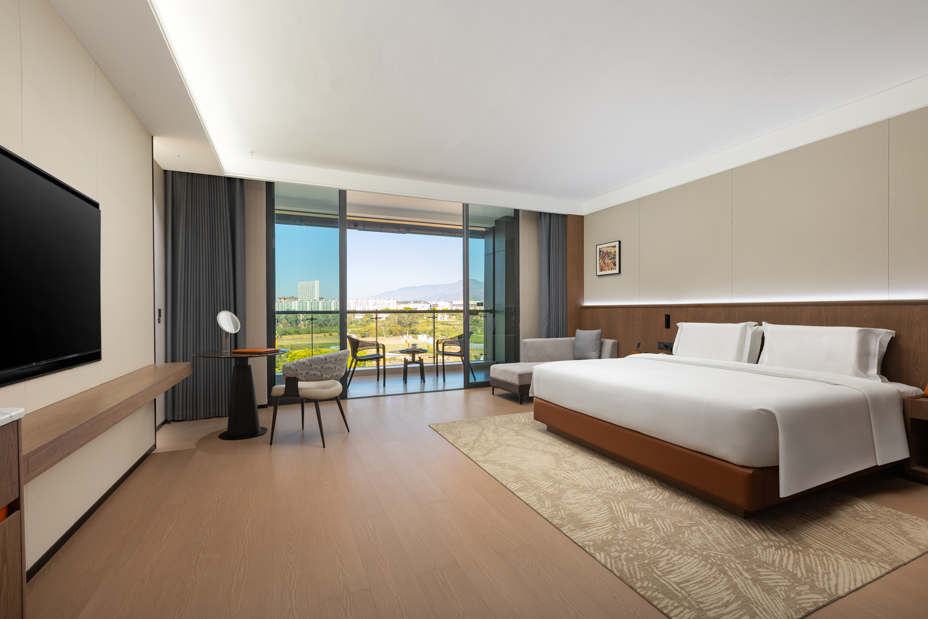 Guest room at the Hawthorn by Wyndham Chuxiong Yuanmou in Chuxiong City, Yi Prefecture, Other than US/Canada