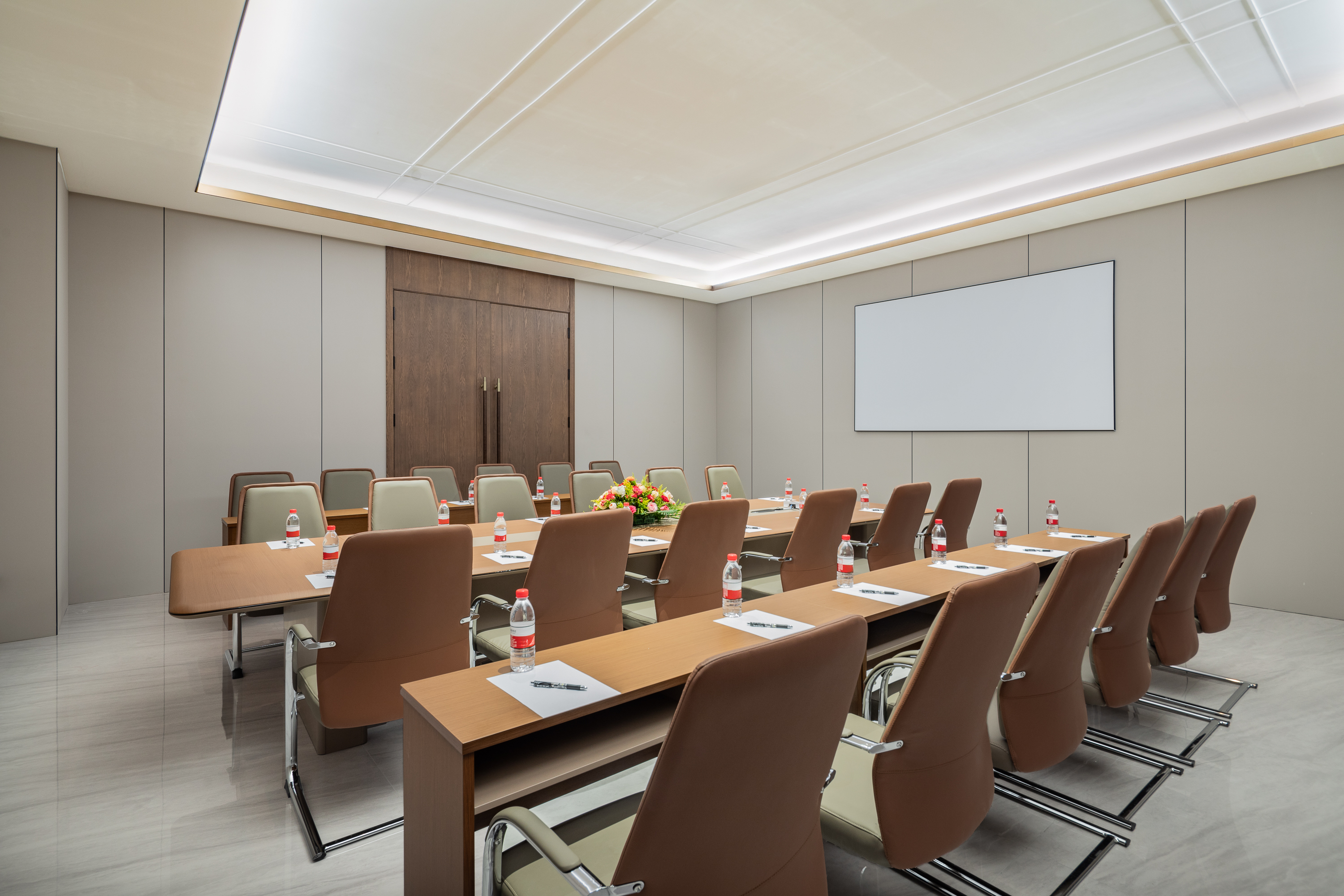 Meeting room at Hawthorn by Wyndham Chuxiong Yuanmou in Chuxiong City, Yi Prefecture, Other than US/Canada