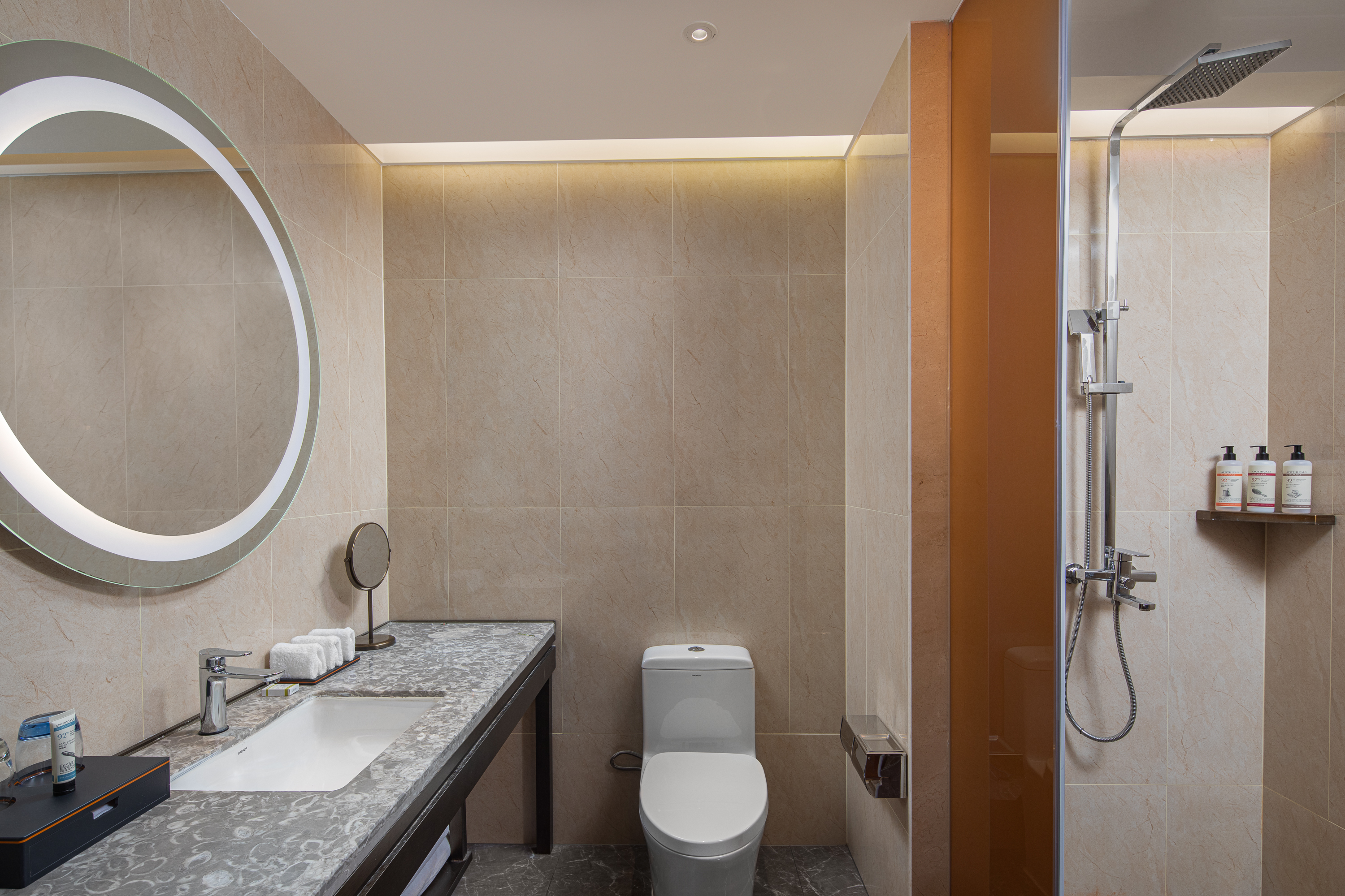 Guest room bath at the Hawthorn by Wyndham Dali Erhai Park in Dali, Other than US/Canada