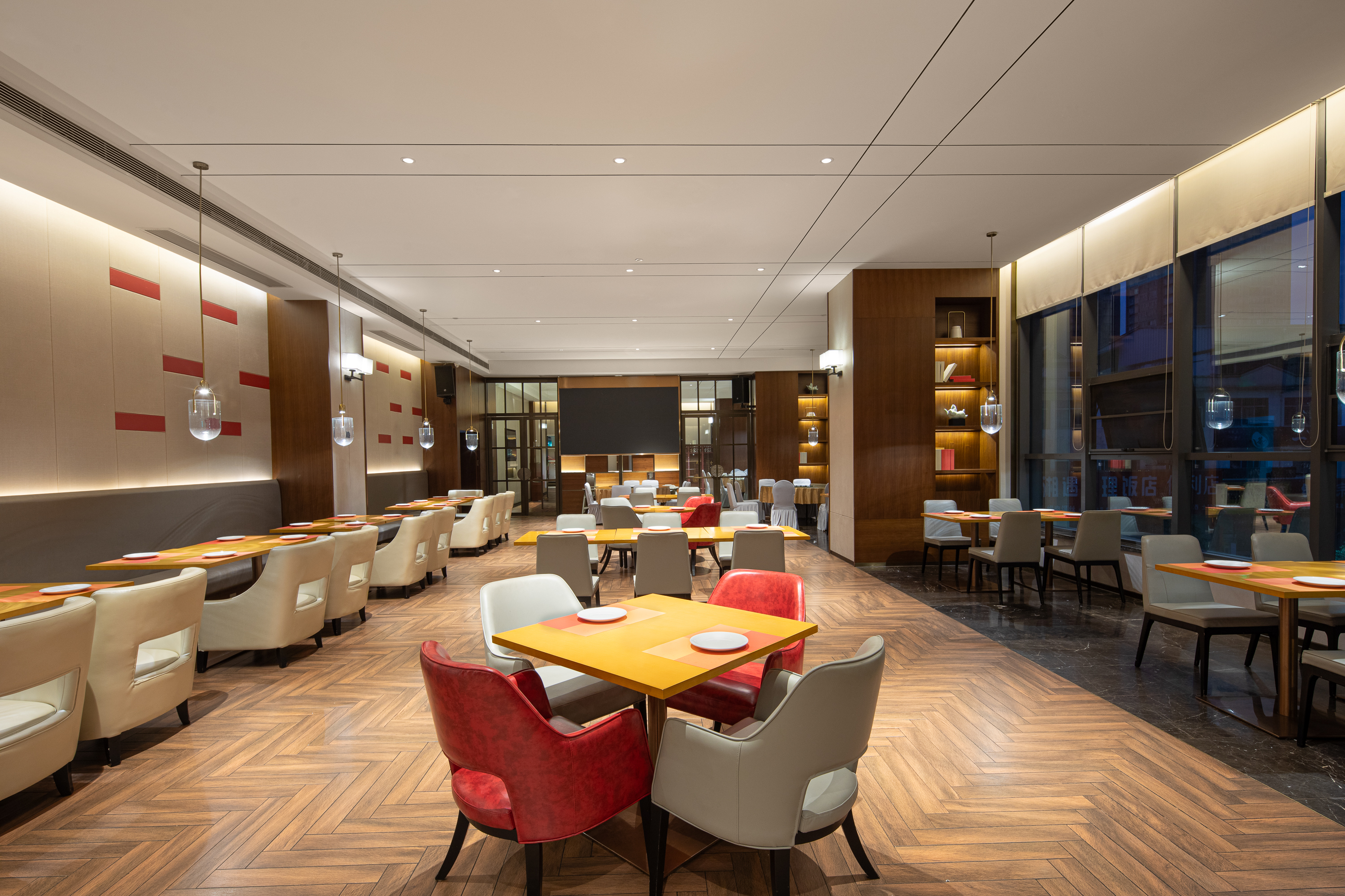 Hawthorn by Wyndham Dali Erhai Park restaurant main dining in Dali, Other than US/Canada