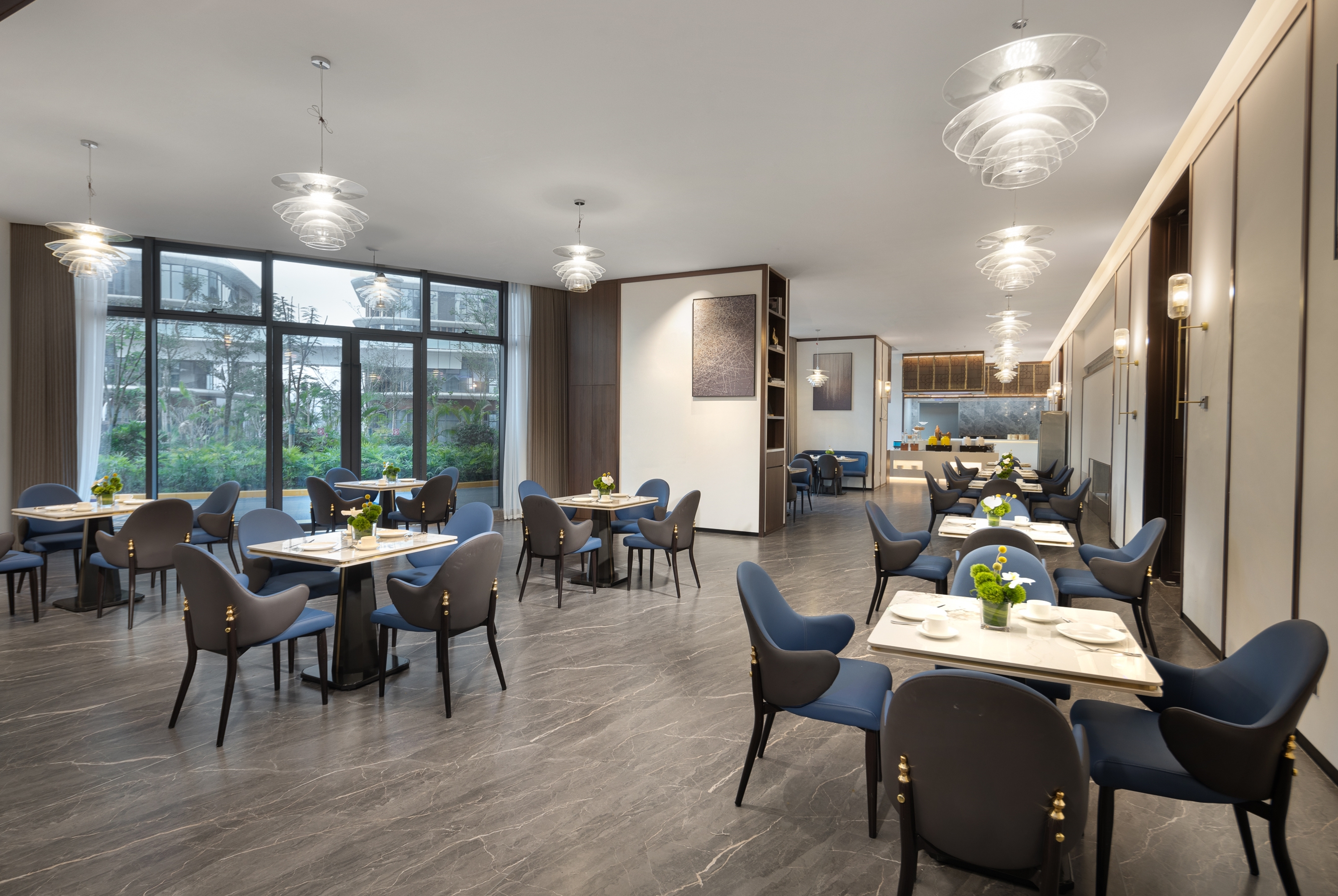 Hawthorn by Wyndham Jinghong Mengyang restaurant breakfast area with seating in Jinghong City, Xishuangbanna, Other than US/Canada