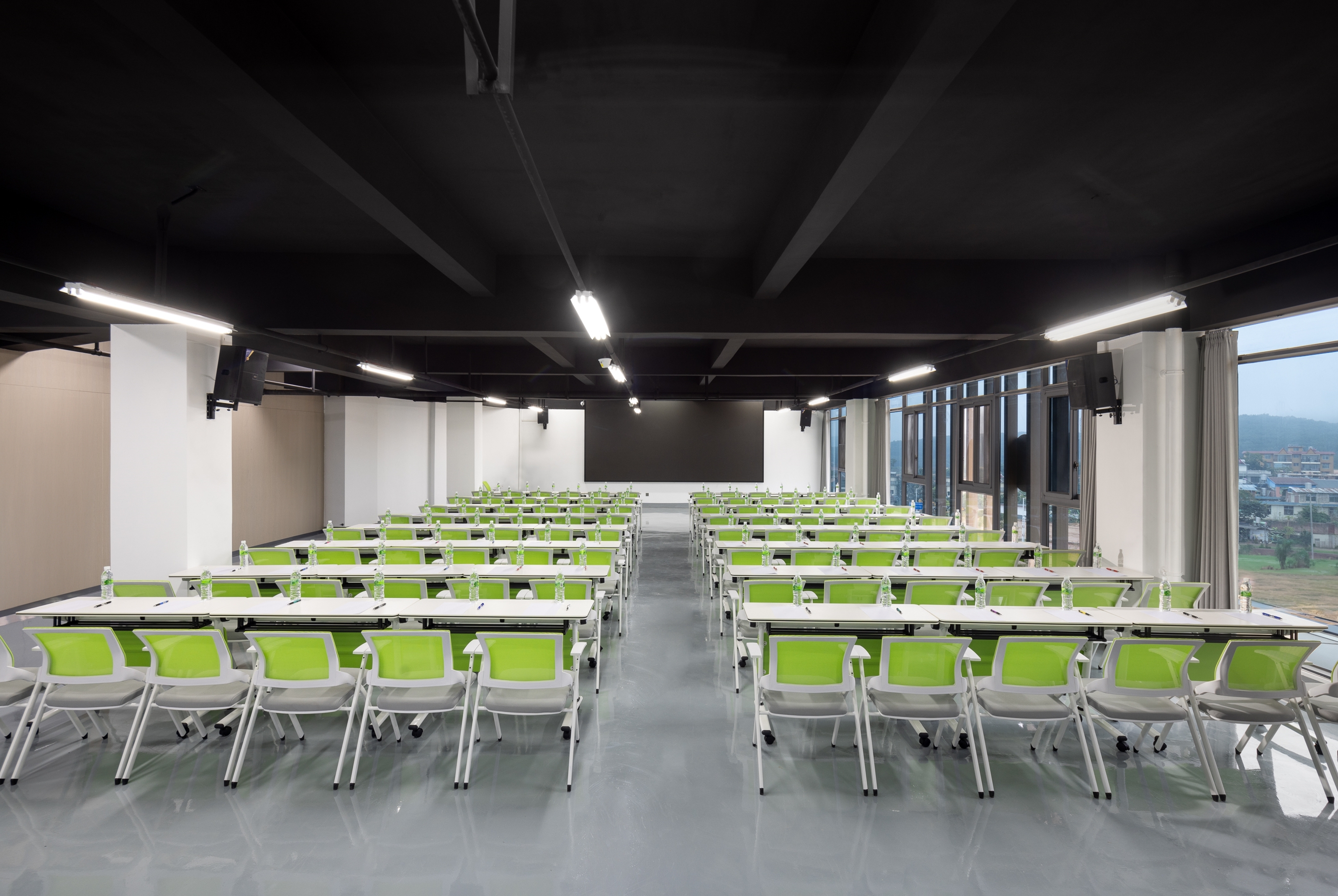 Meeting room at Hawthorn by Wyndham Jinghong Mengyang in Jinghong City, Xishuangbanna, Other than US/Canada