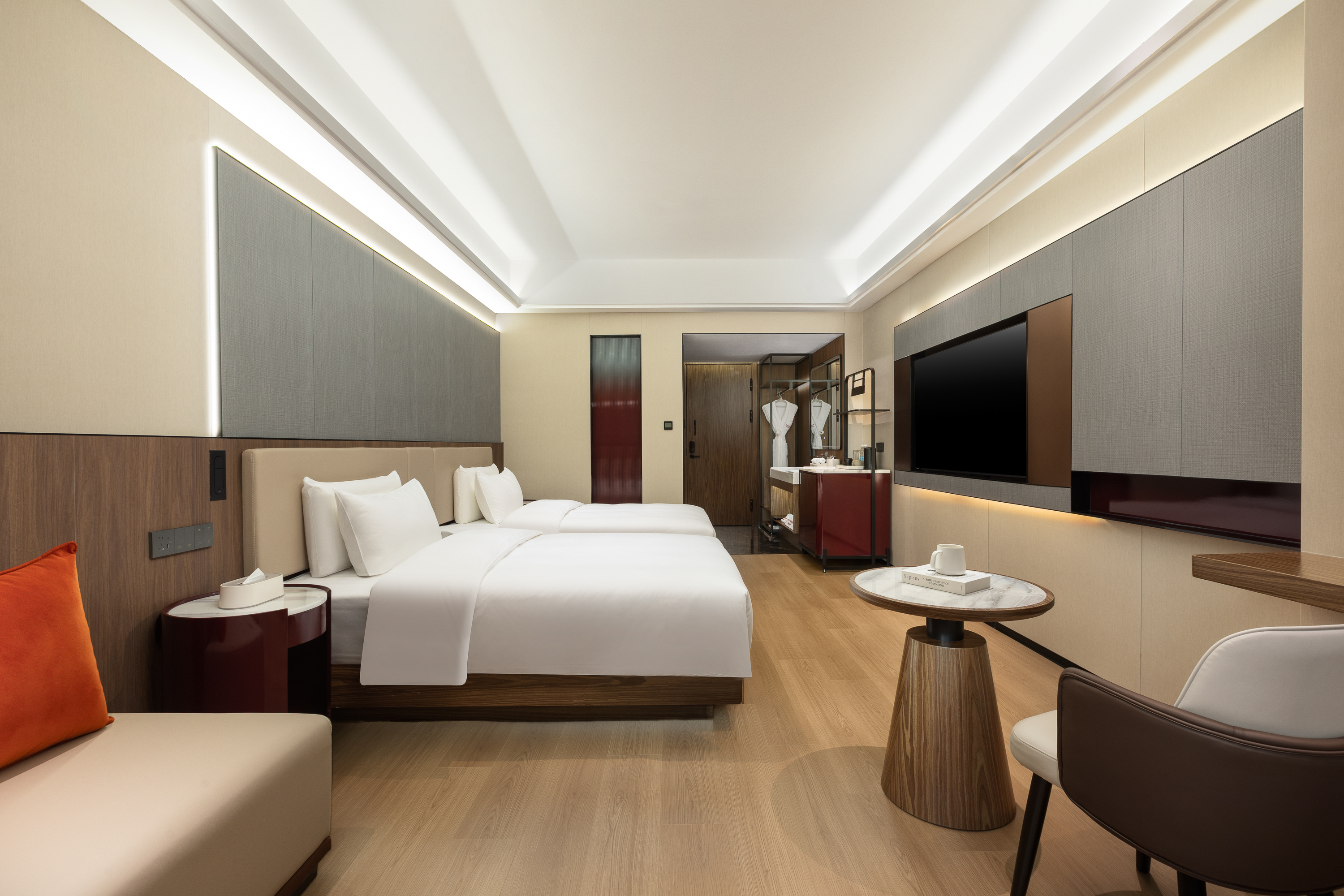 Guest room at the Hawthorn by Wyndham Lincang Linxiang in Lincang, Other than US/Canada