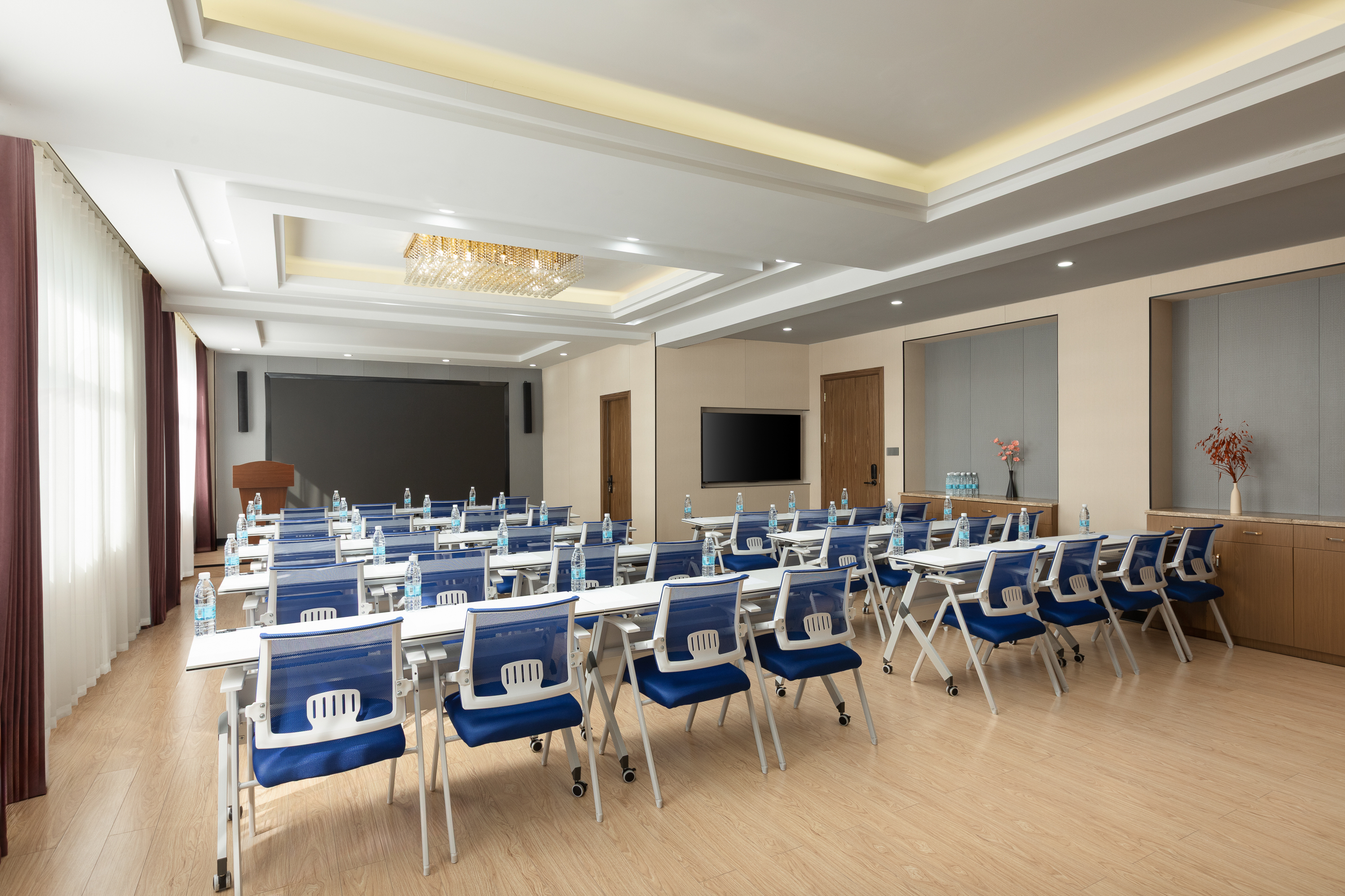 Meeting room at Hawthorn by Wyndham Lincang Linxiang in Lincang, Other than US/Canada
