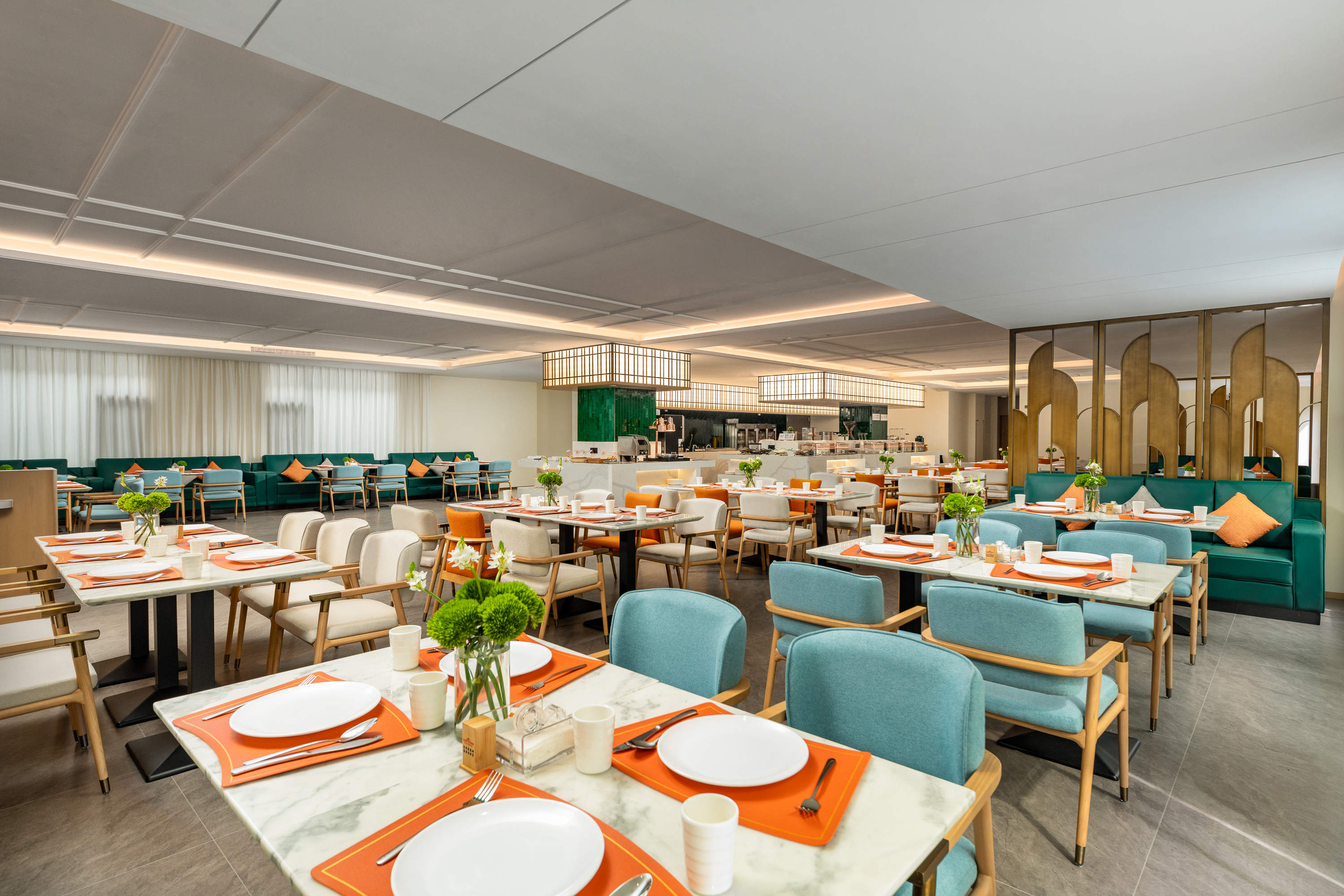 Hawthorn by Wyndham Xishuang Banna Jinghong restaurant breakfast area with seating in Xishuangbanna Dai Autonomous P, Other than US/Canada