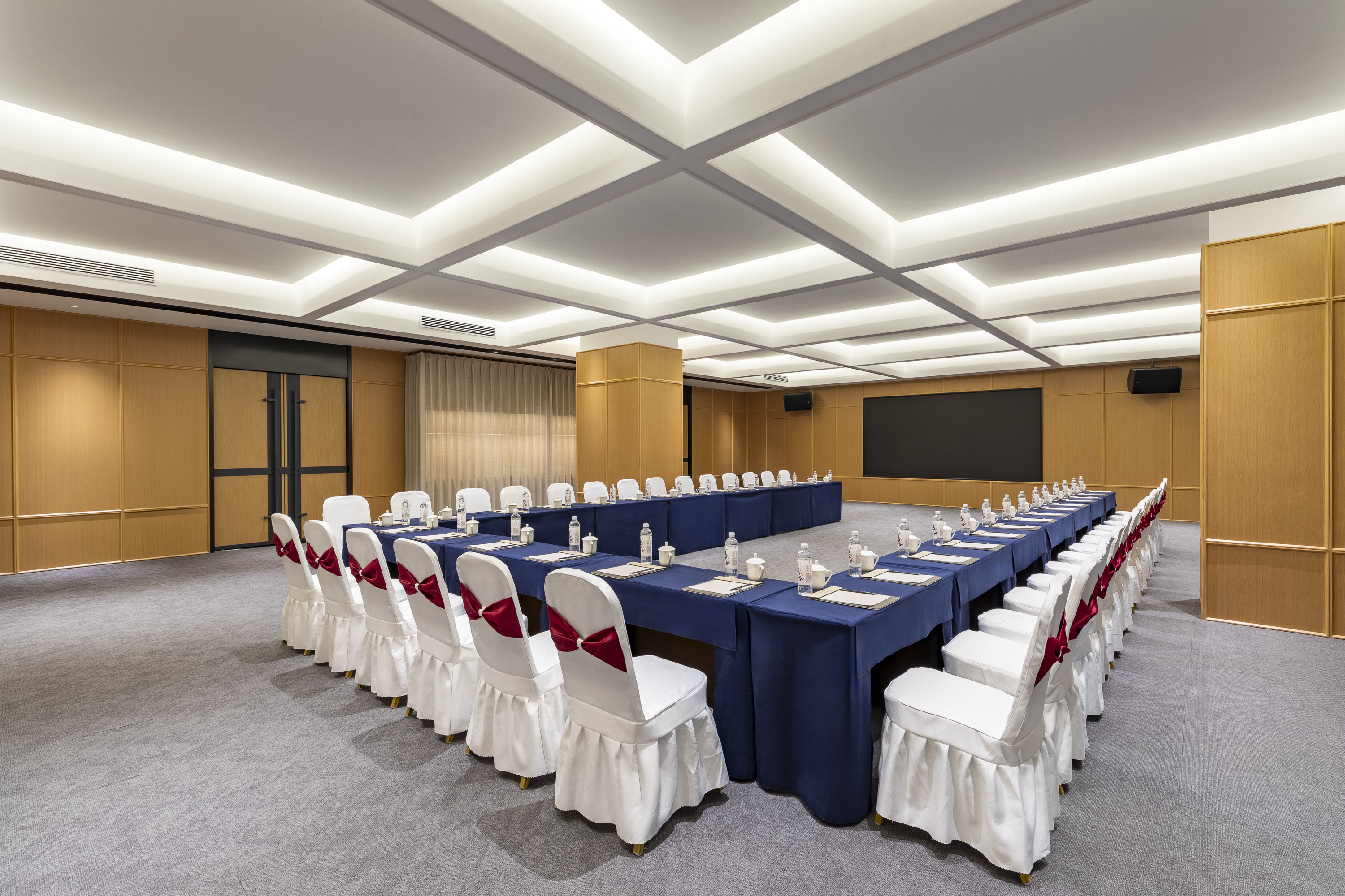 Meeting room at Hawthorn by Wyndham Yueyang Railway East Station in Yueyang, Other than US/Canada