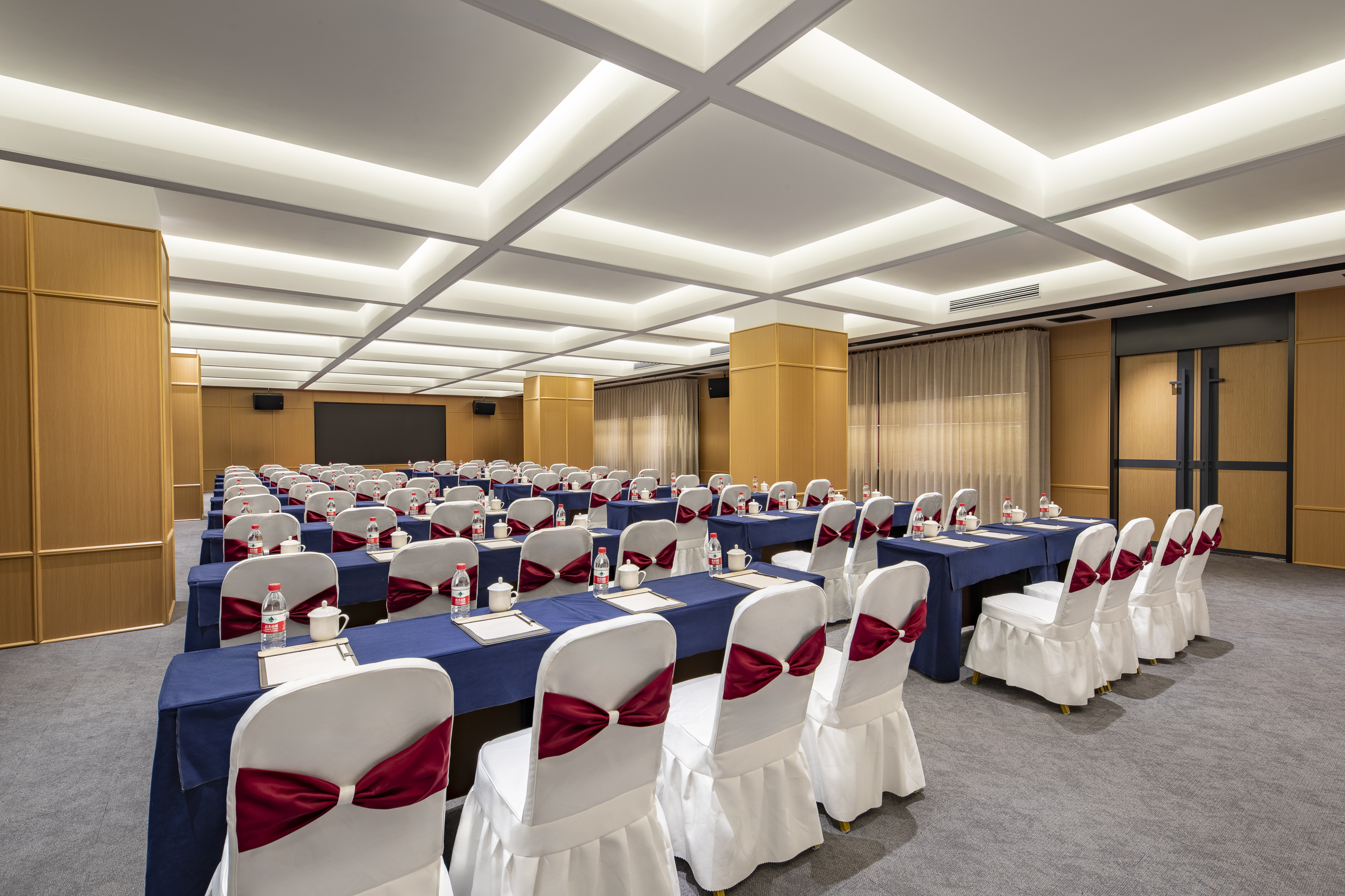 Meeting room at Hawthorn by Wyndham Yueyang Railway East Station in Yueyang, Other than US/Canada