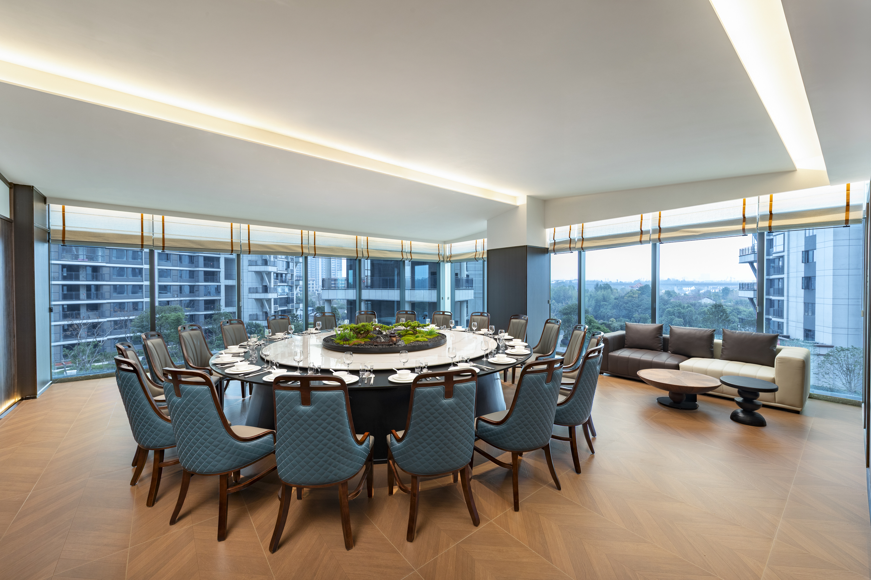 Hawthorn by Wyndham Yueyang Railway East Station restaurant in Yueyang, Other than US/Canada