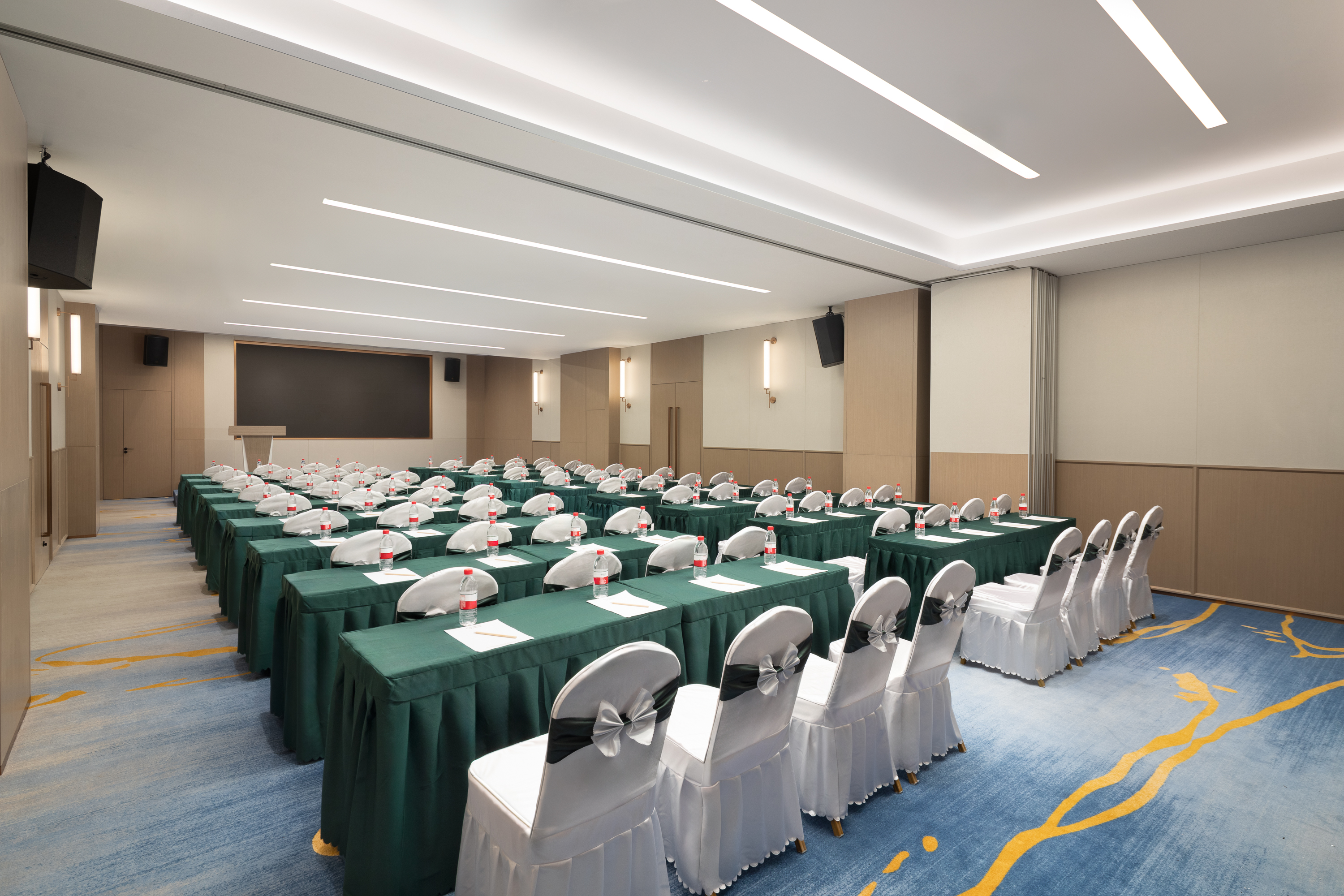 Meeting room at Hawthorn by Wyndham Zhaotong Zhenxiong in Zhaotong, Other than US/Canada