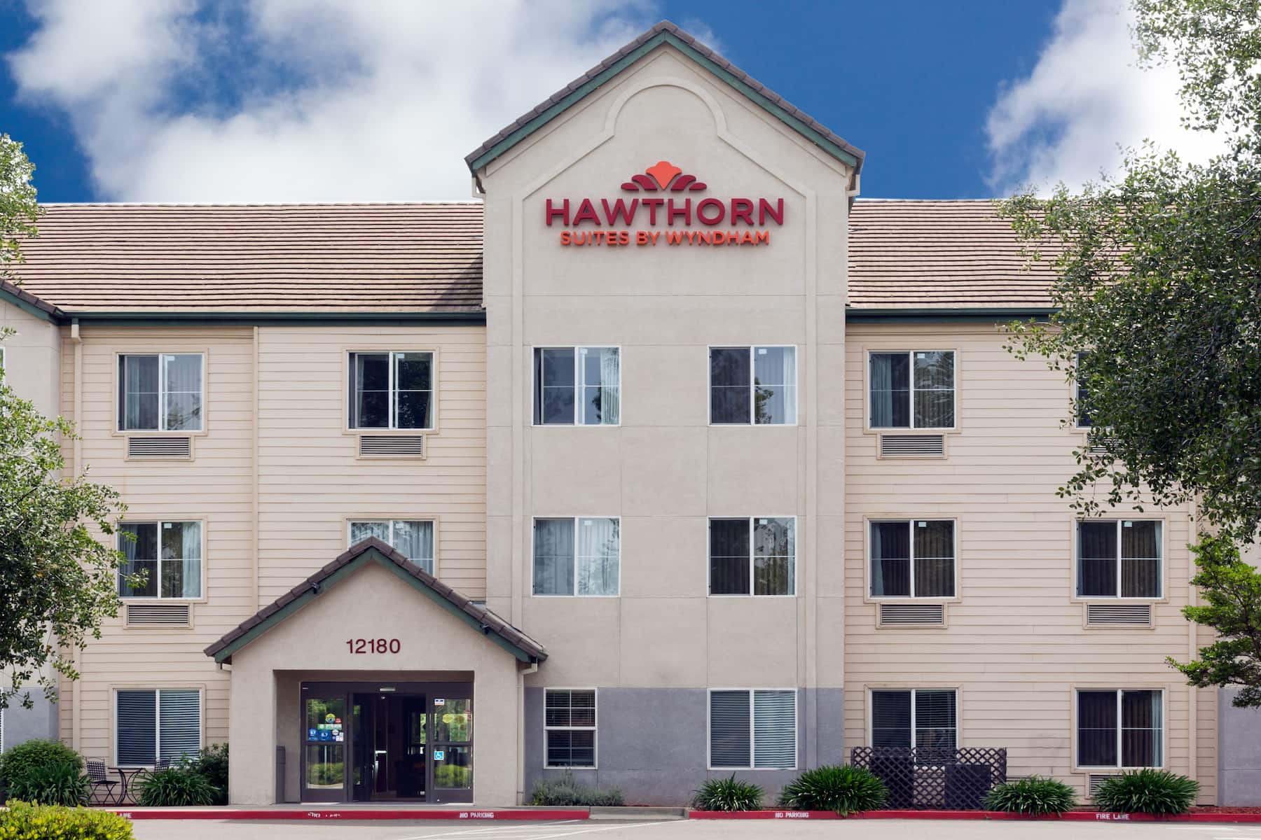 Exterior Day Image of Hawthorn Suites by Wyndham Rancho Cordova/Folsom hote...