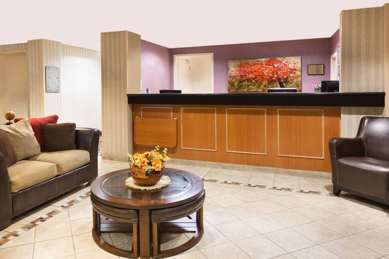 Hawthorn Suites by Wyndham Rancho Cordova/Folsom hotel lobby in Gold River, California